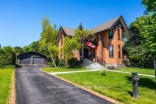 33 Victoria Avenue N Property Photo 2