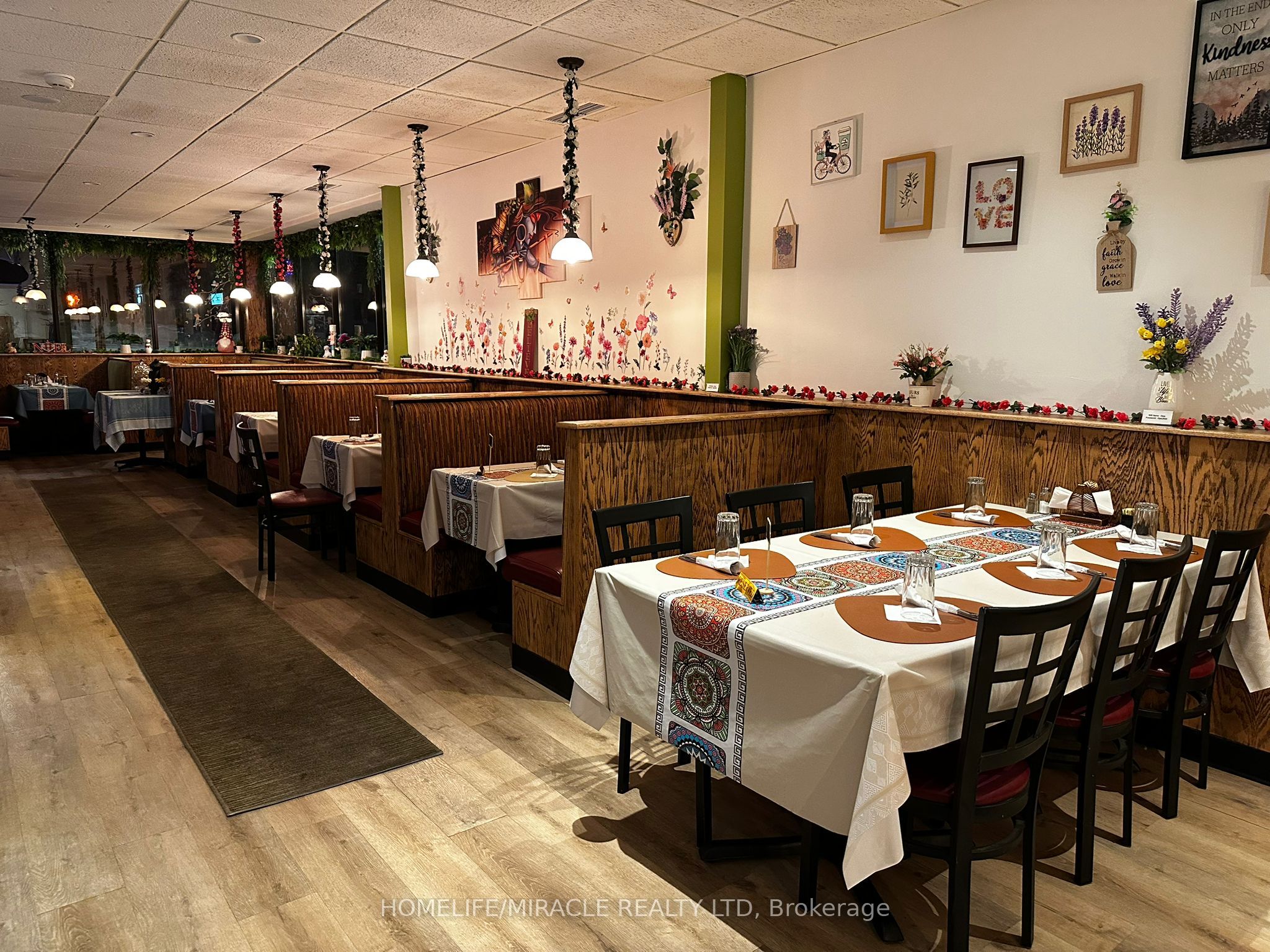 685 Queen Street Property Photo 15