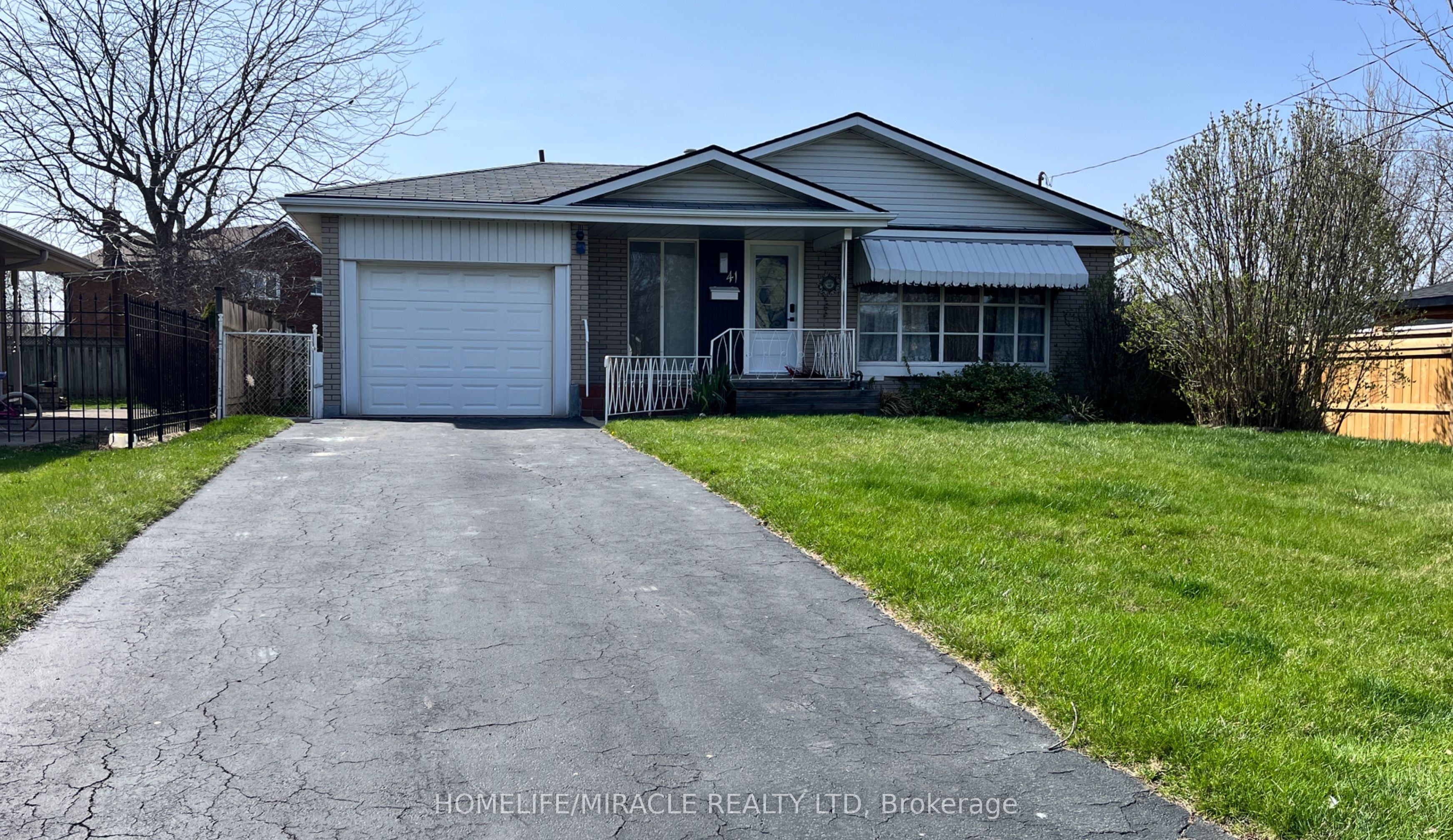 41 Grande Avenue Property Photo 1