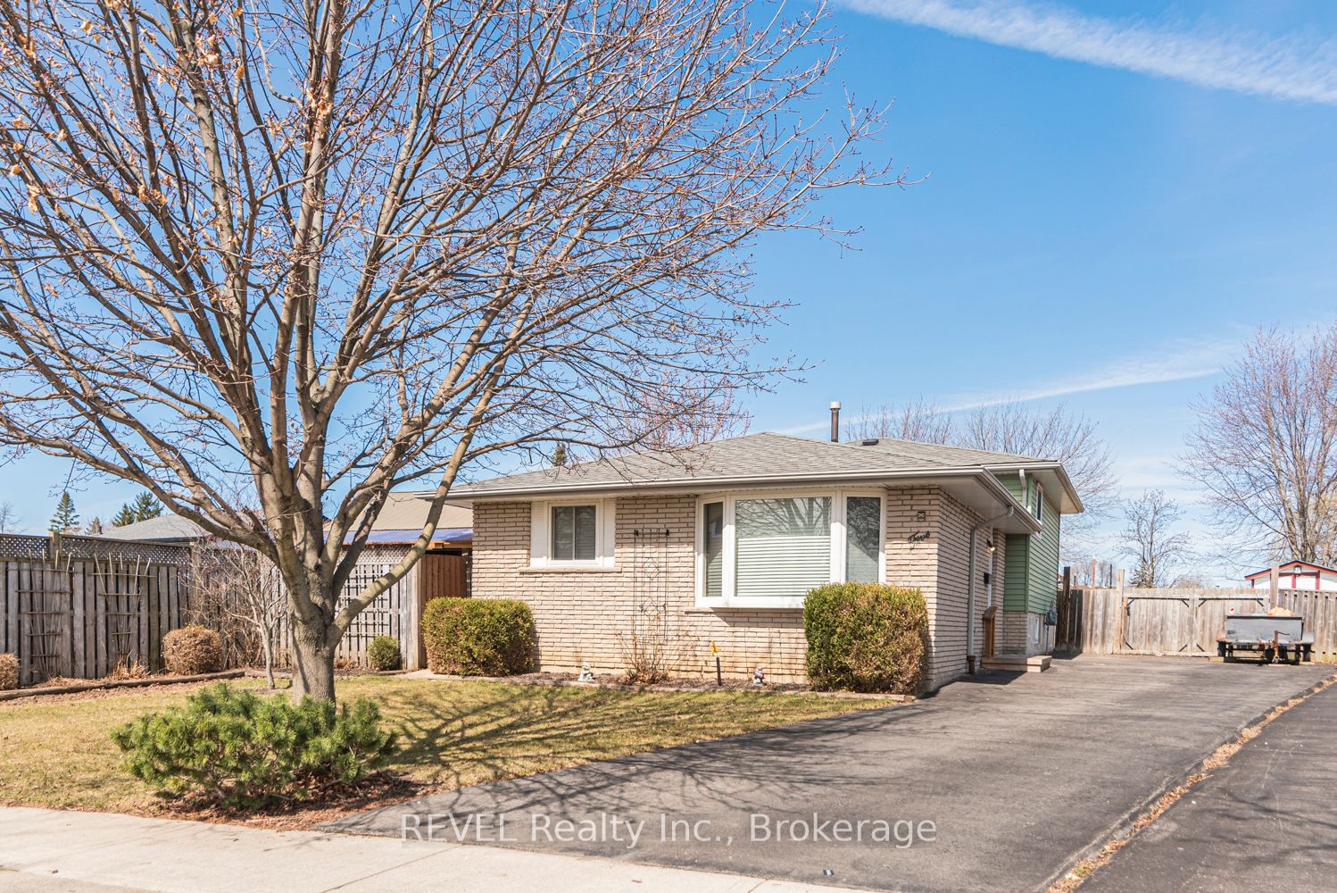 5 Arbutus Crescent Property Photo 1