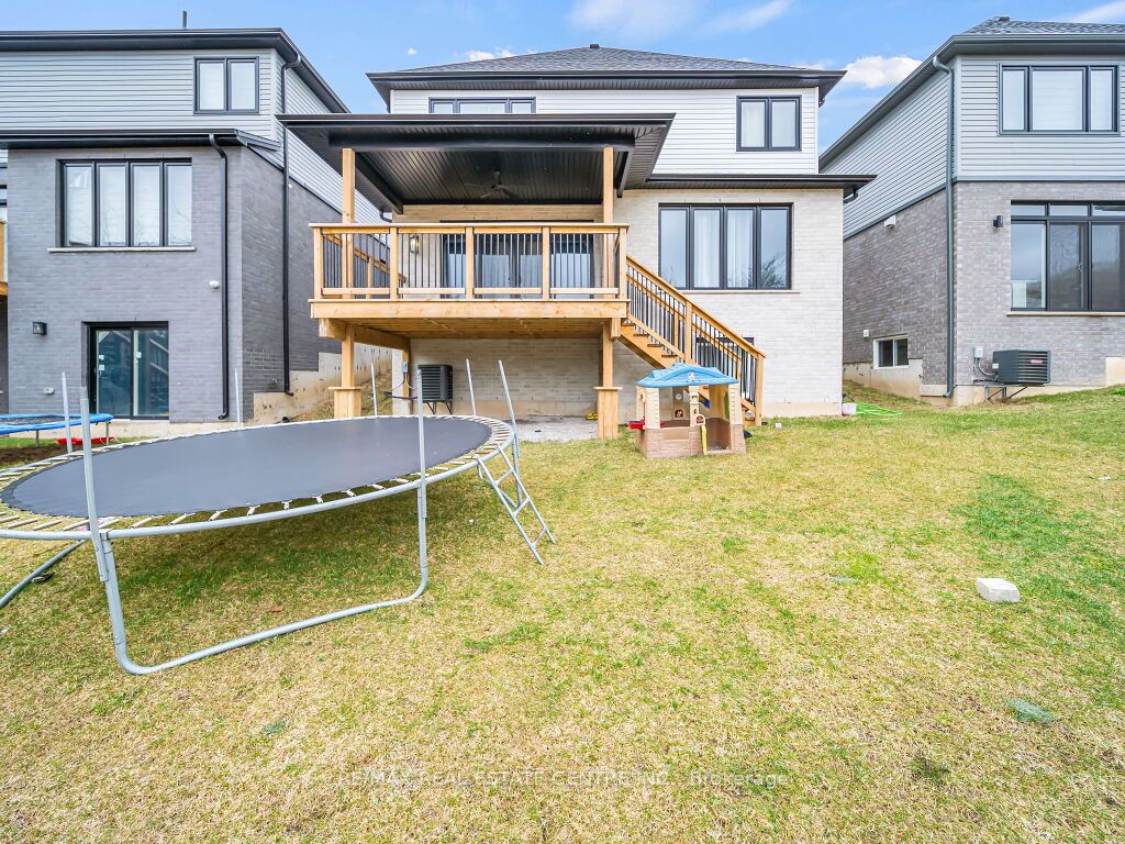 3374 Oriole Drive Property Photo 9