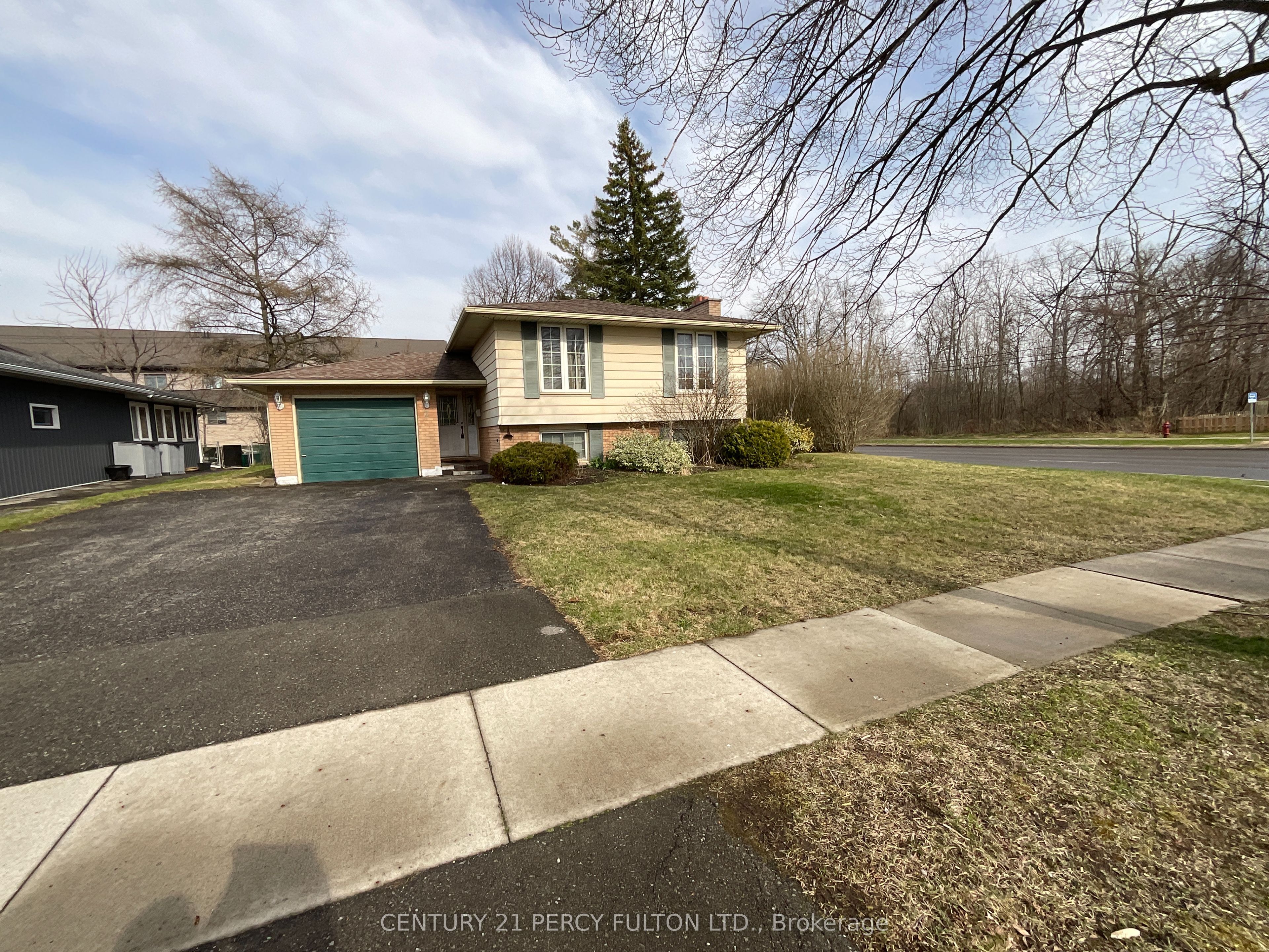 2 Trelawn Parkway Property Photo