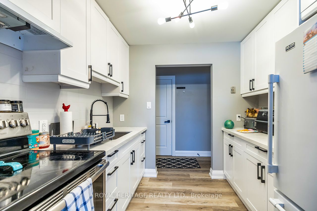 286 William Street N Property Photo 3