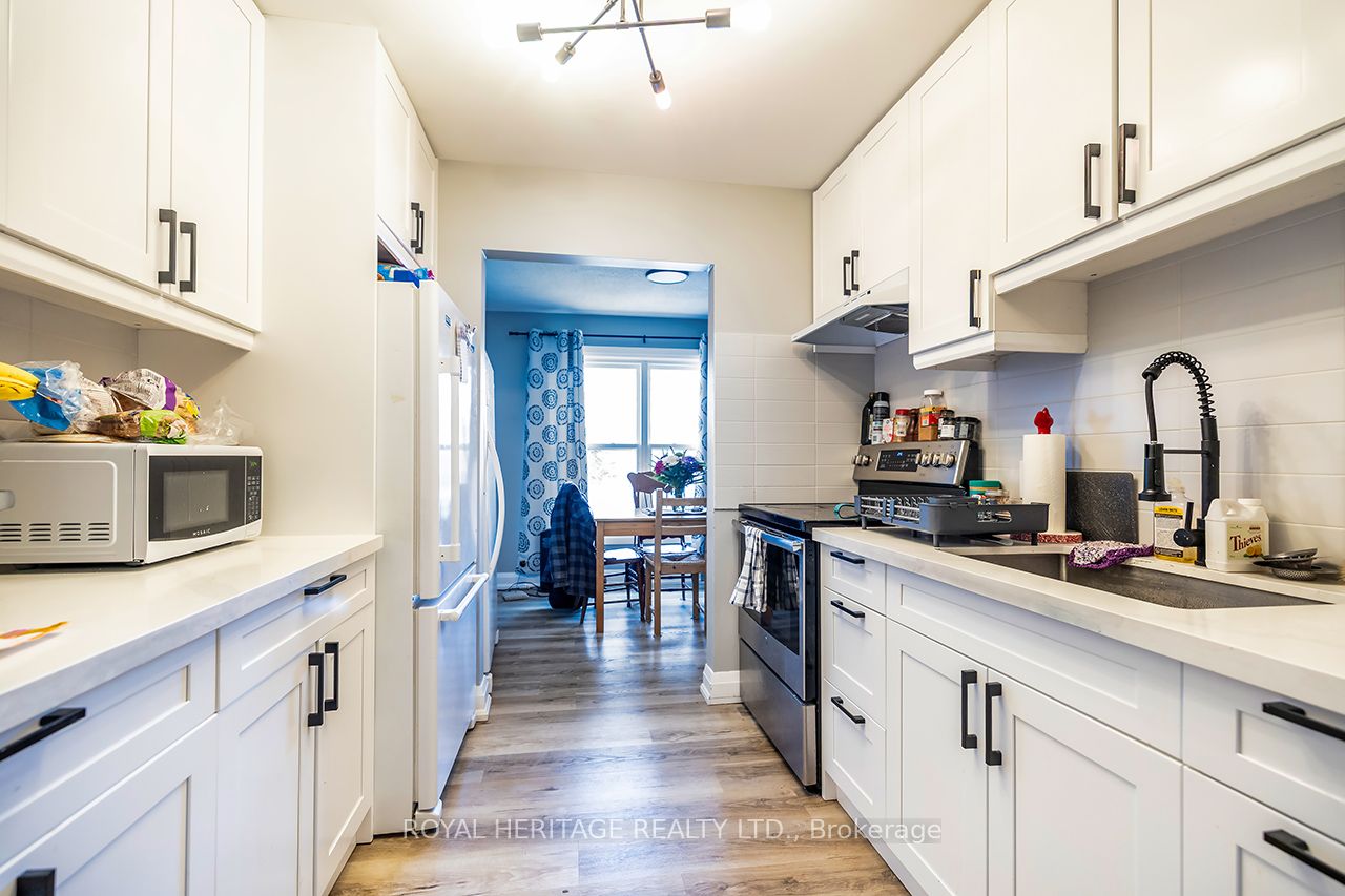 286 William Street N Property Photo 4