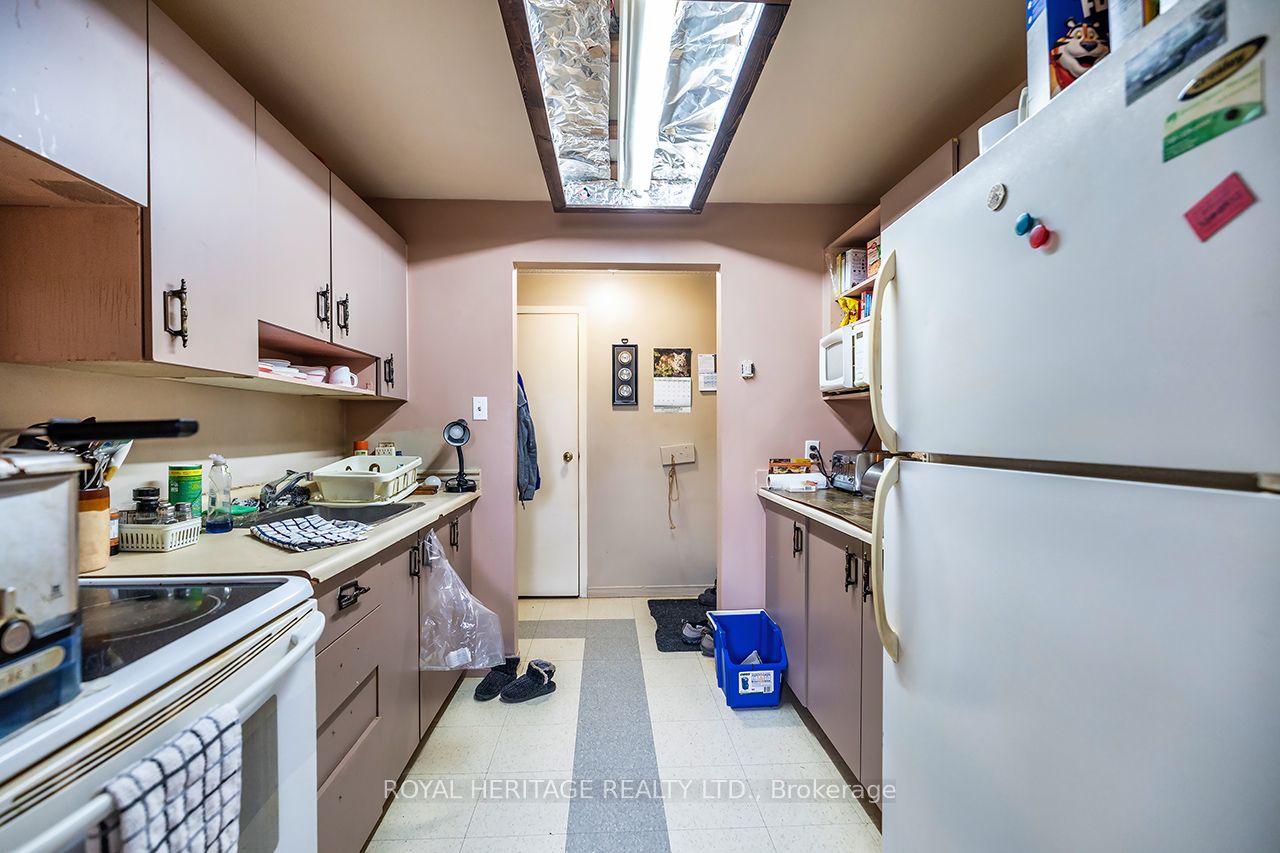 286 William Street N Property Photo 13