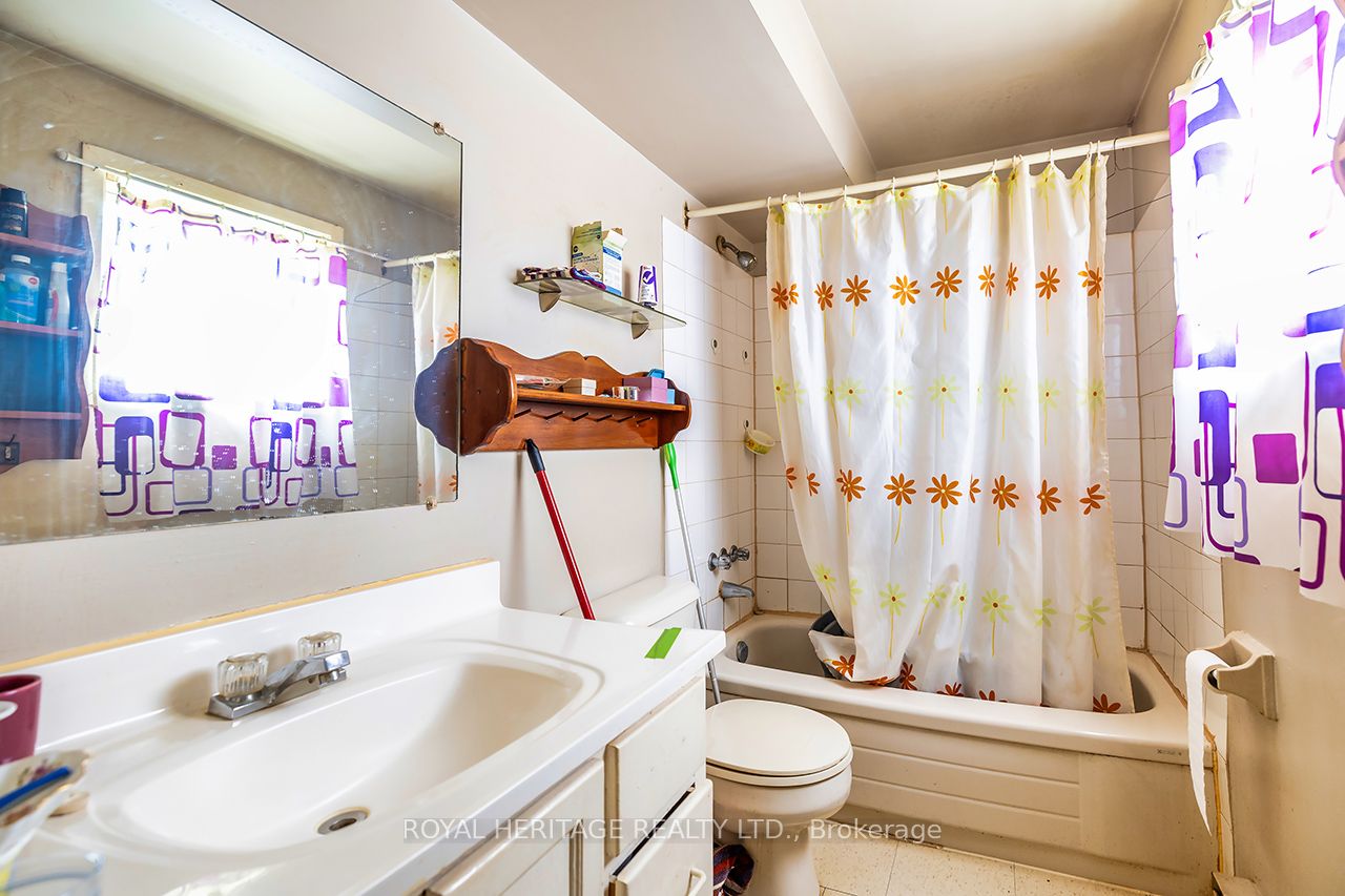 286 William Street N Property Photo 15