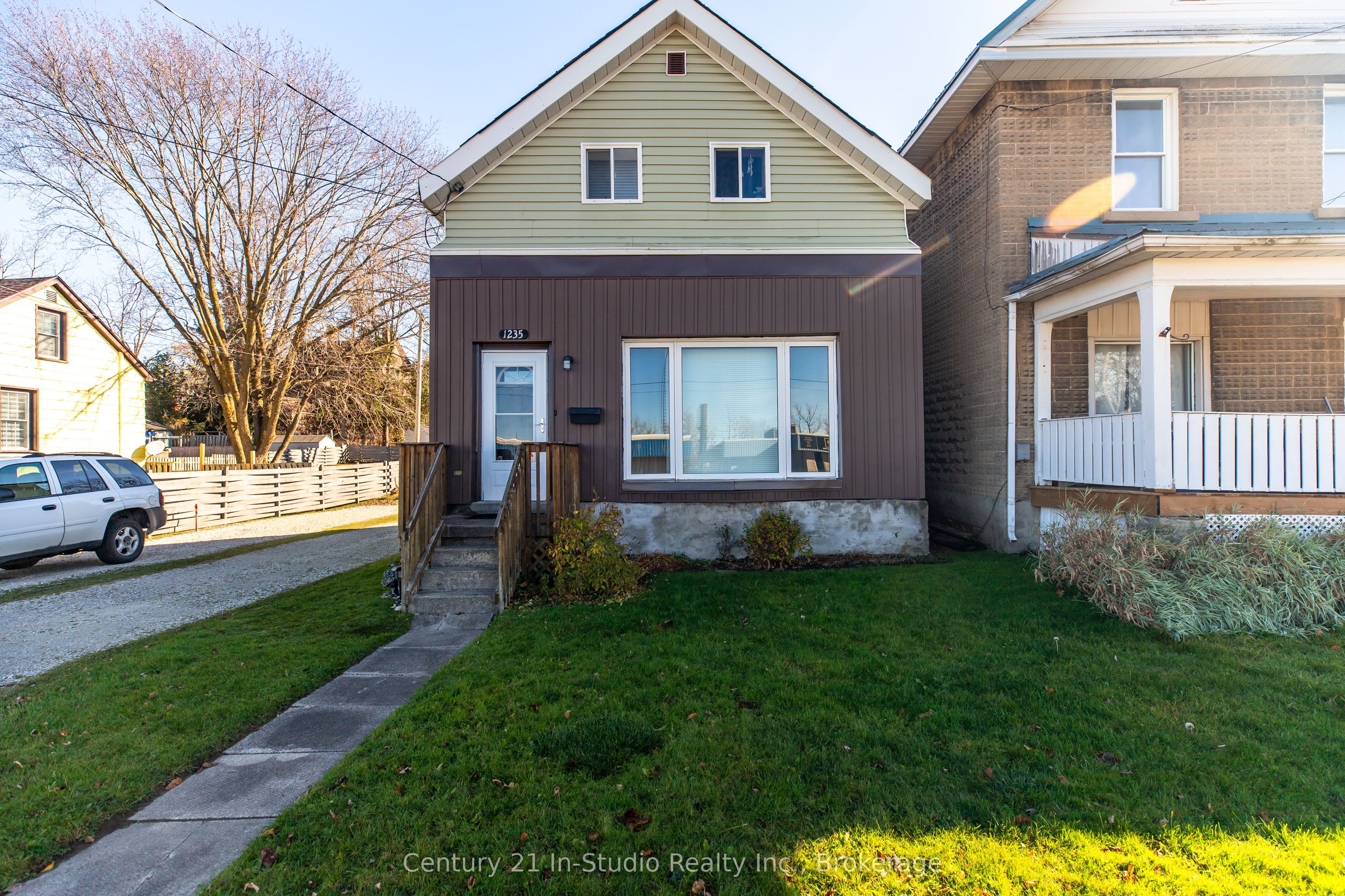 1235 2nd Avenue E Property Photo 1