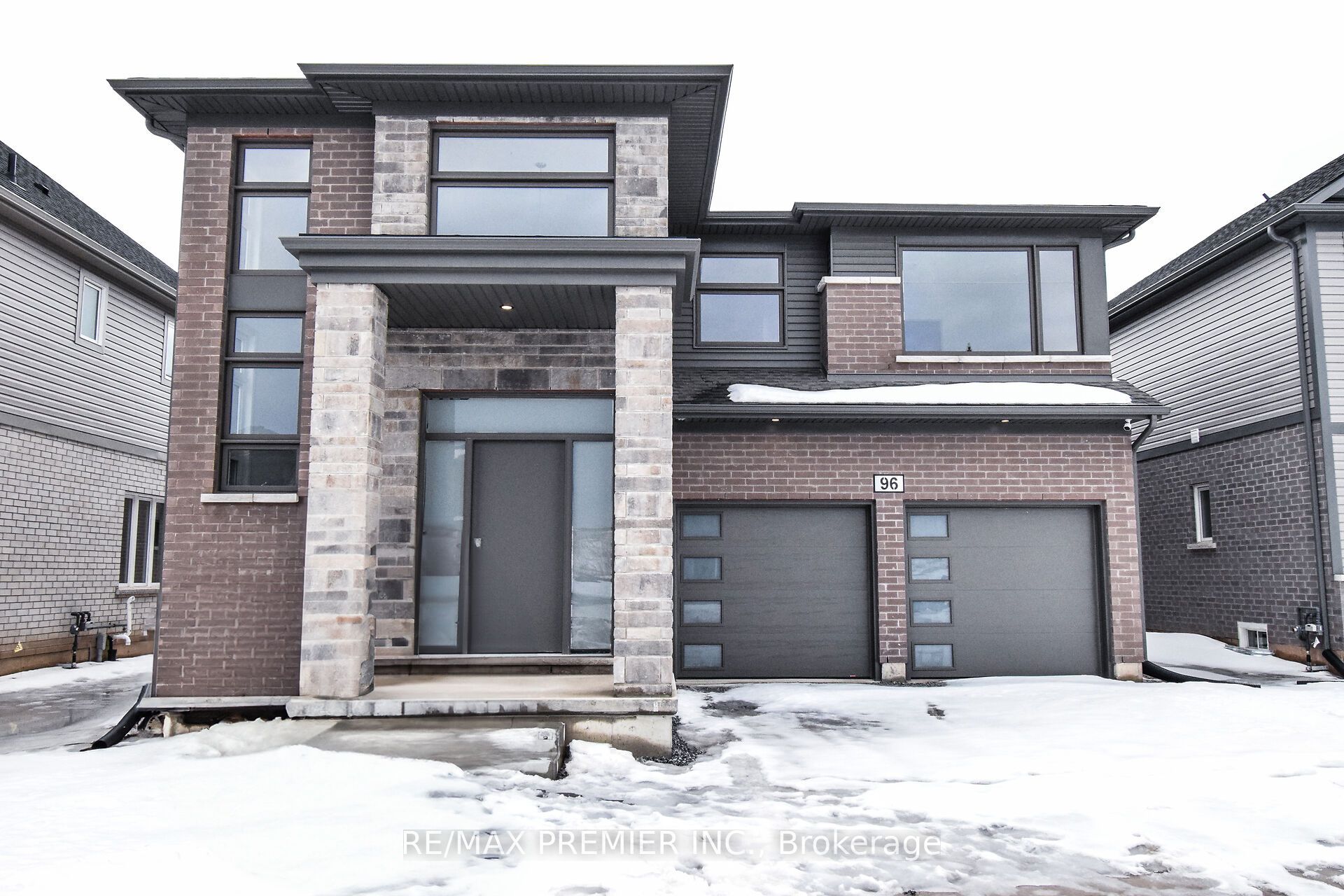 96 Acacia Road Property Photo