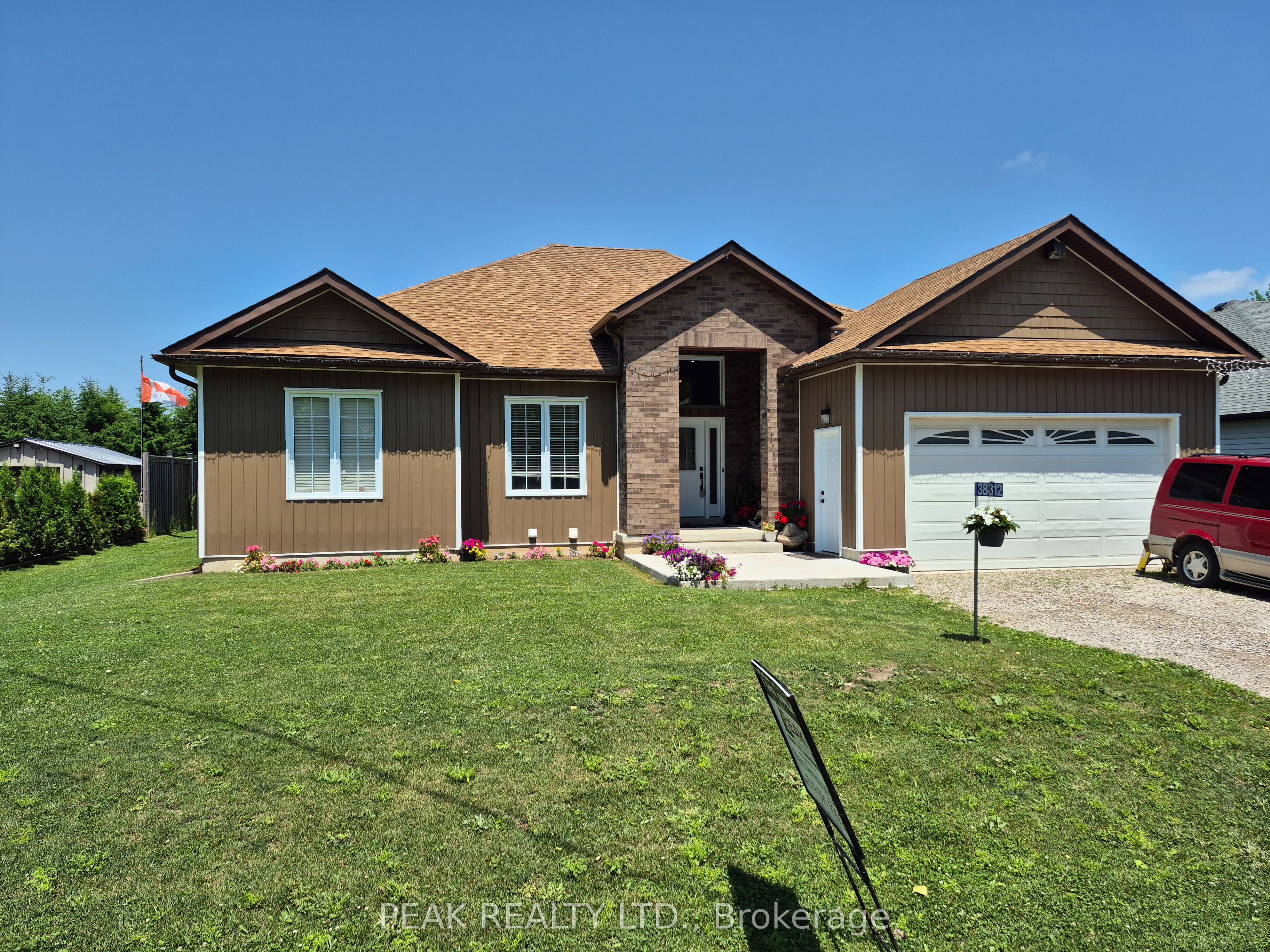 38812 Vienna Street Property Photo 1