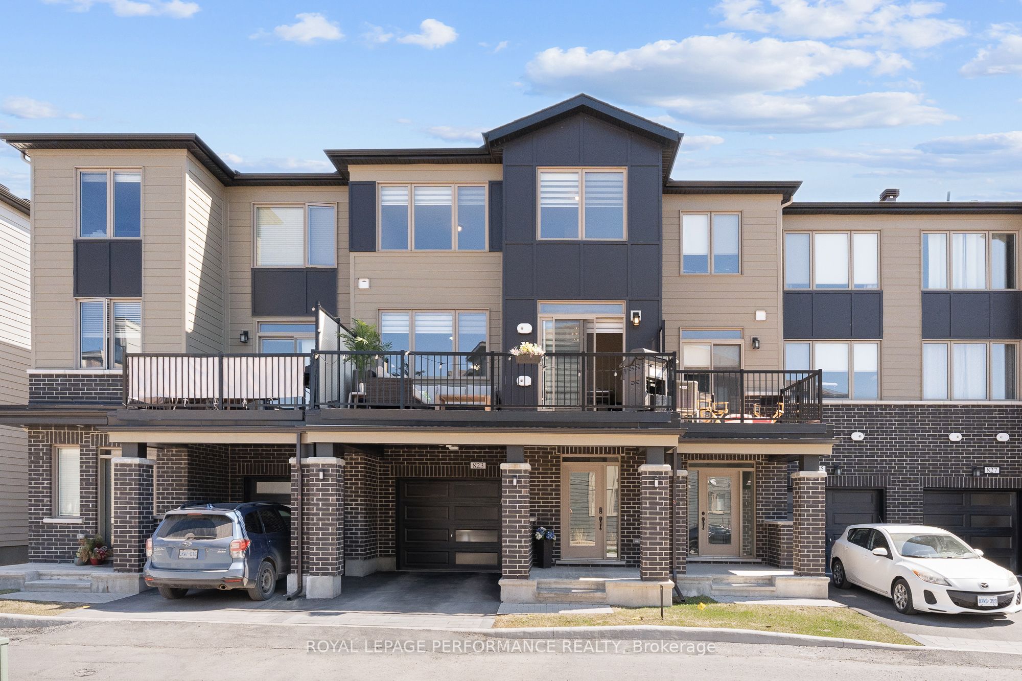 823 Kiniw Private Property Photo 1