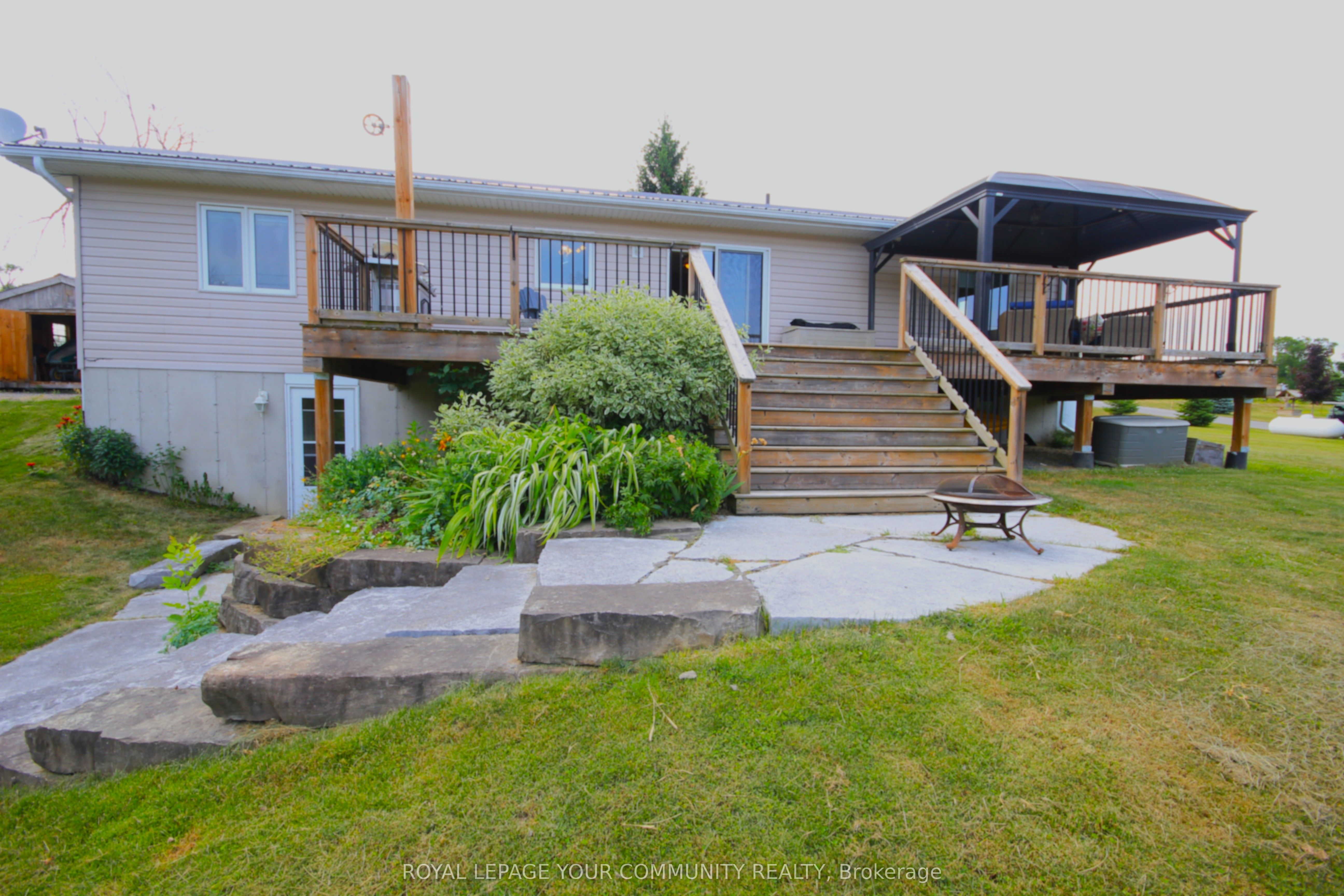 244 Friendly Acres Road Property Photo 8