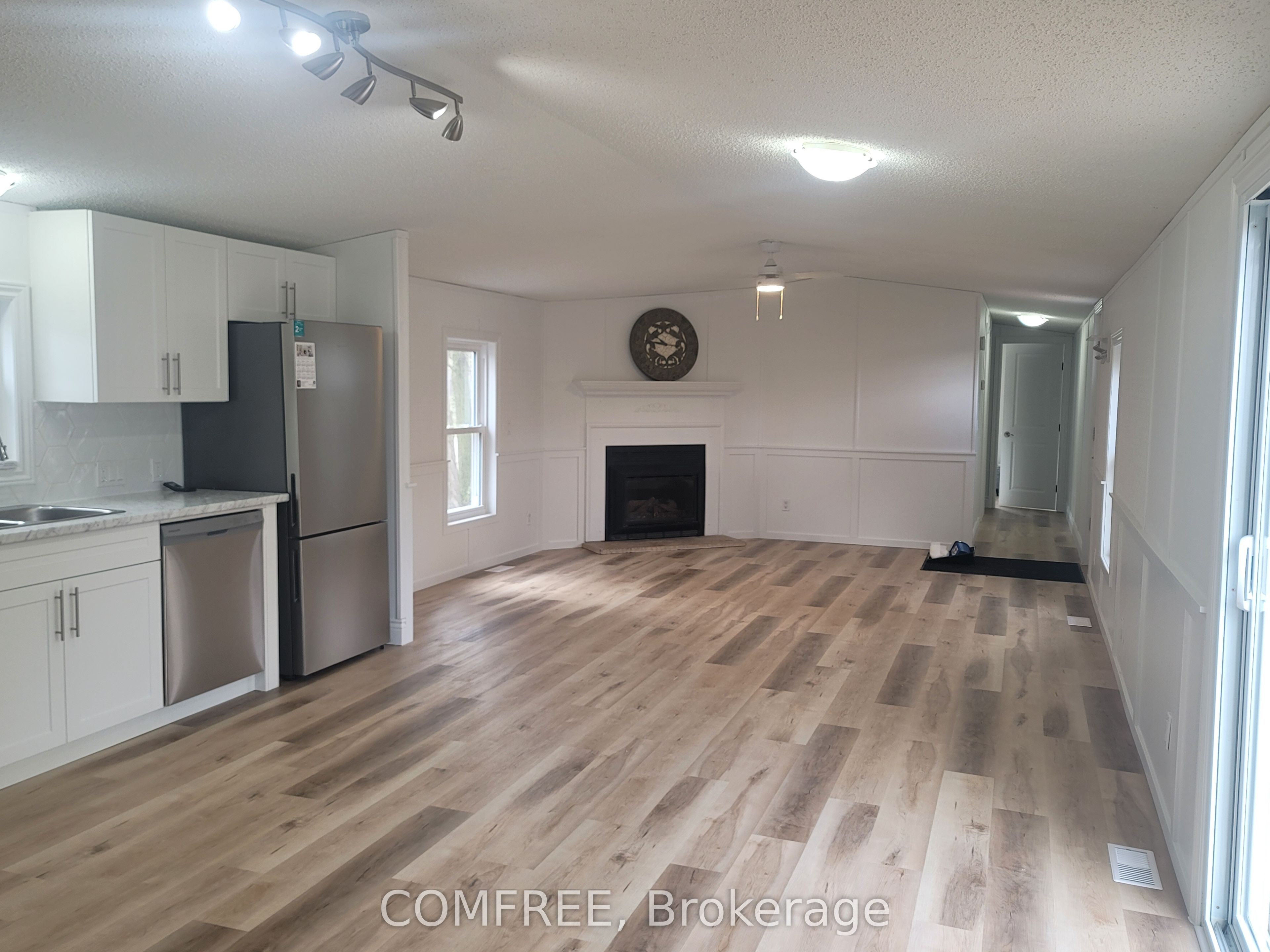 75049 Hensall Road 18 Property Photo 2