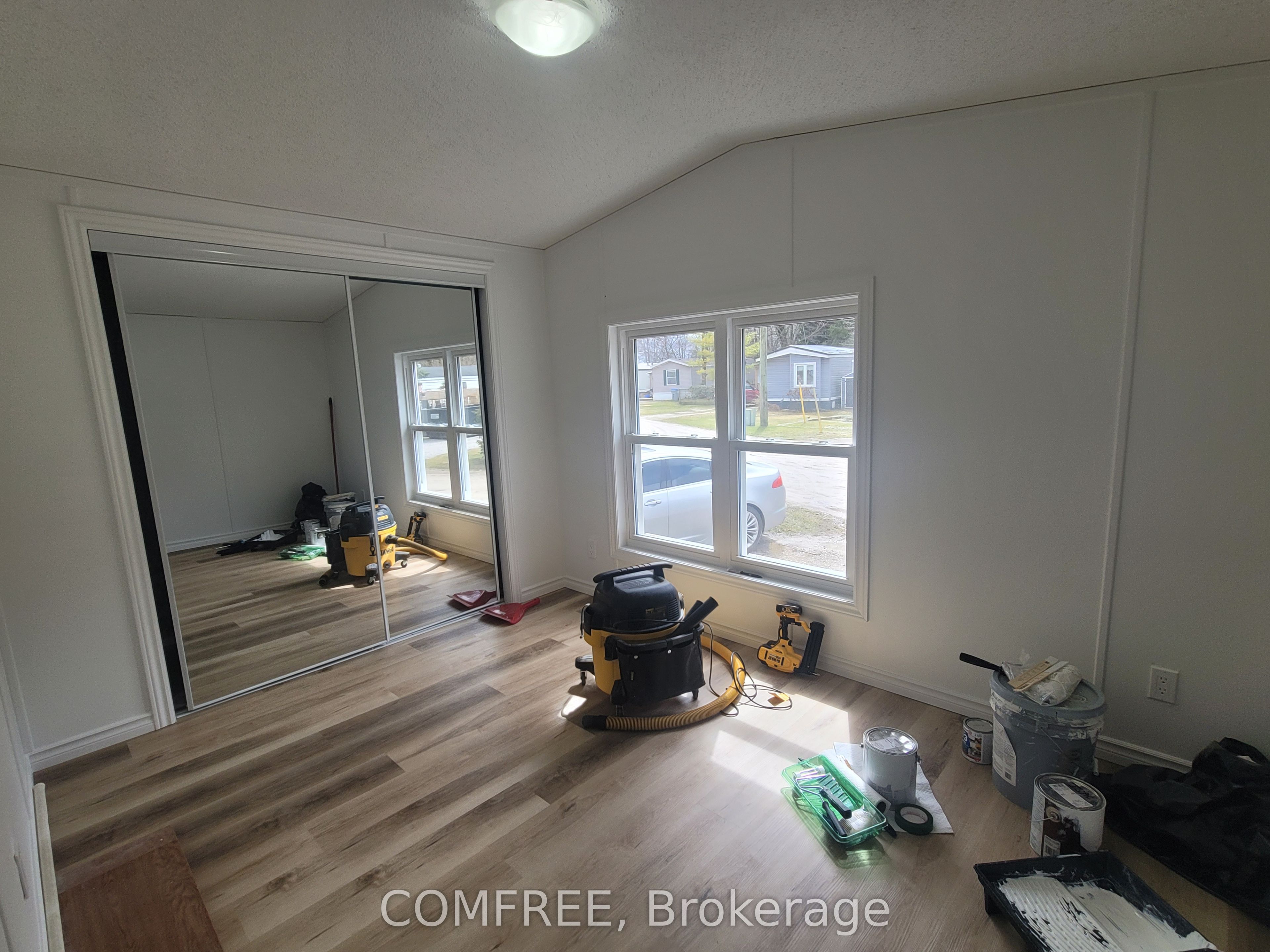 75049 Hensall Road 18 Property Photo 19