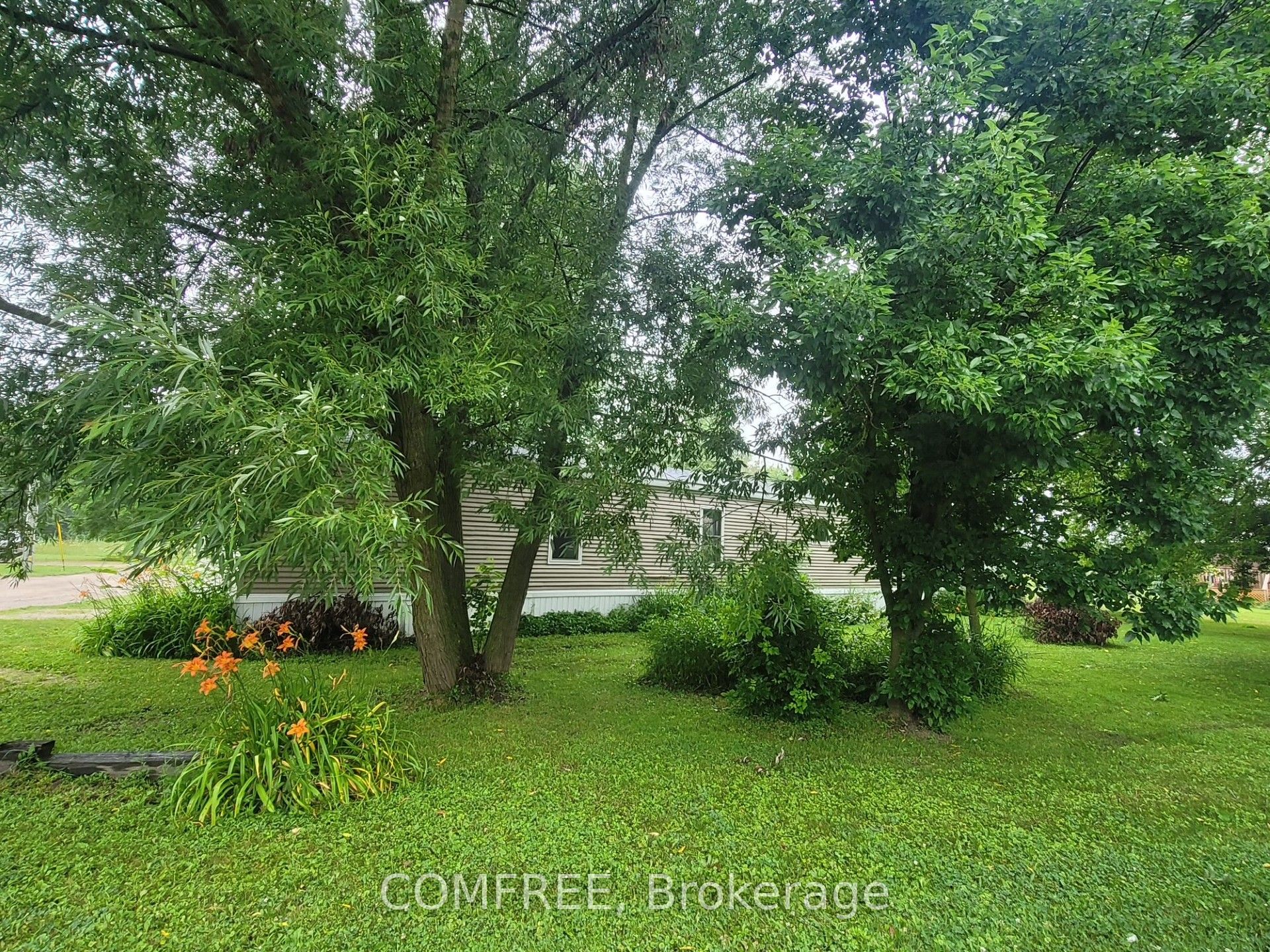 75049 Hensall Road 18 Property Photo 31