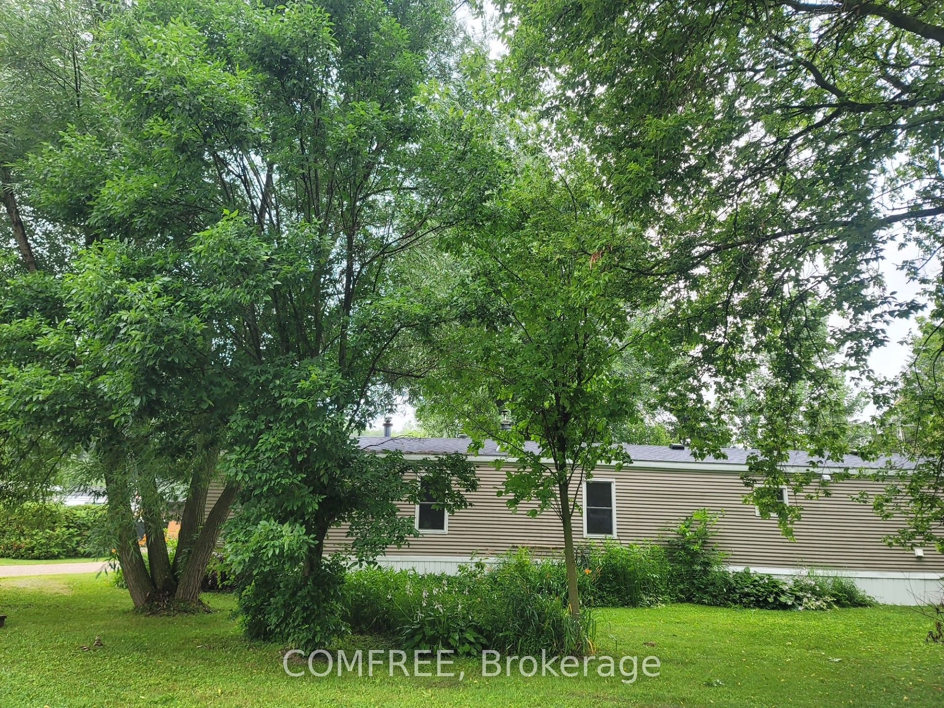 75049 Hensall Road 18 Property Photo 32