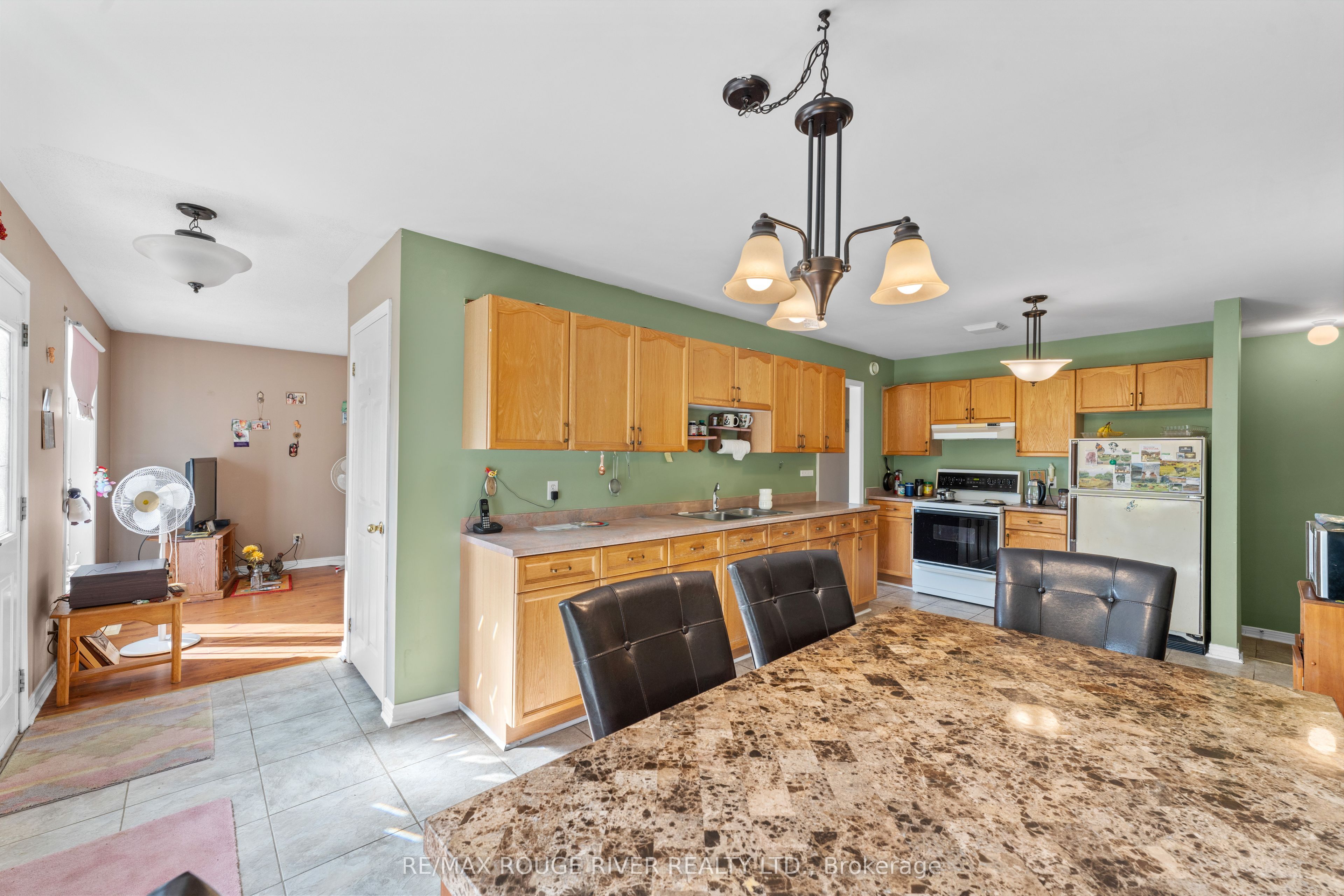 390 Jakobi Road Property Photo 3