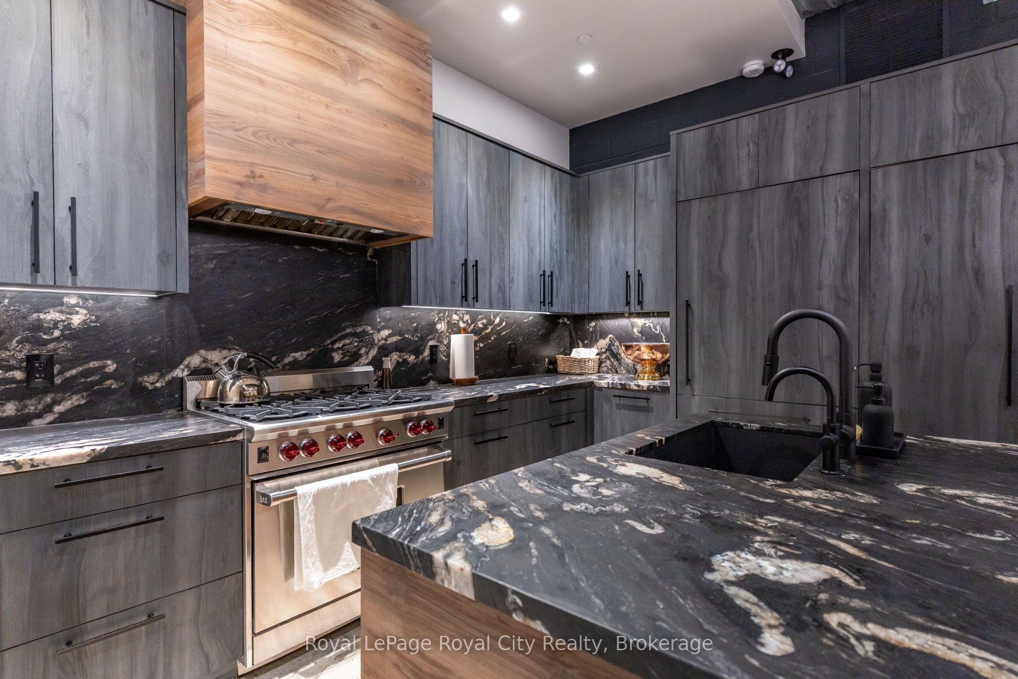 55 Norfolk Street Property Photo 8