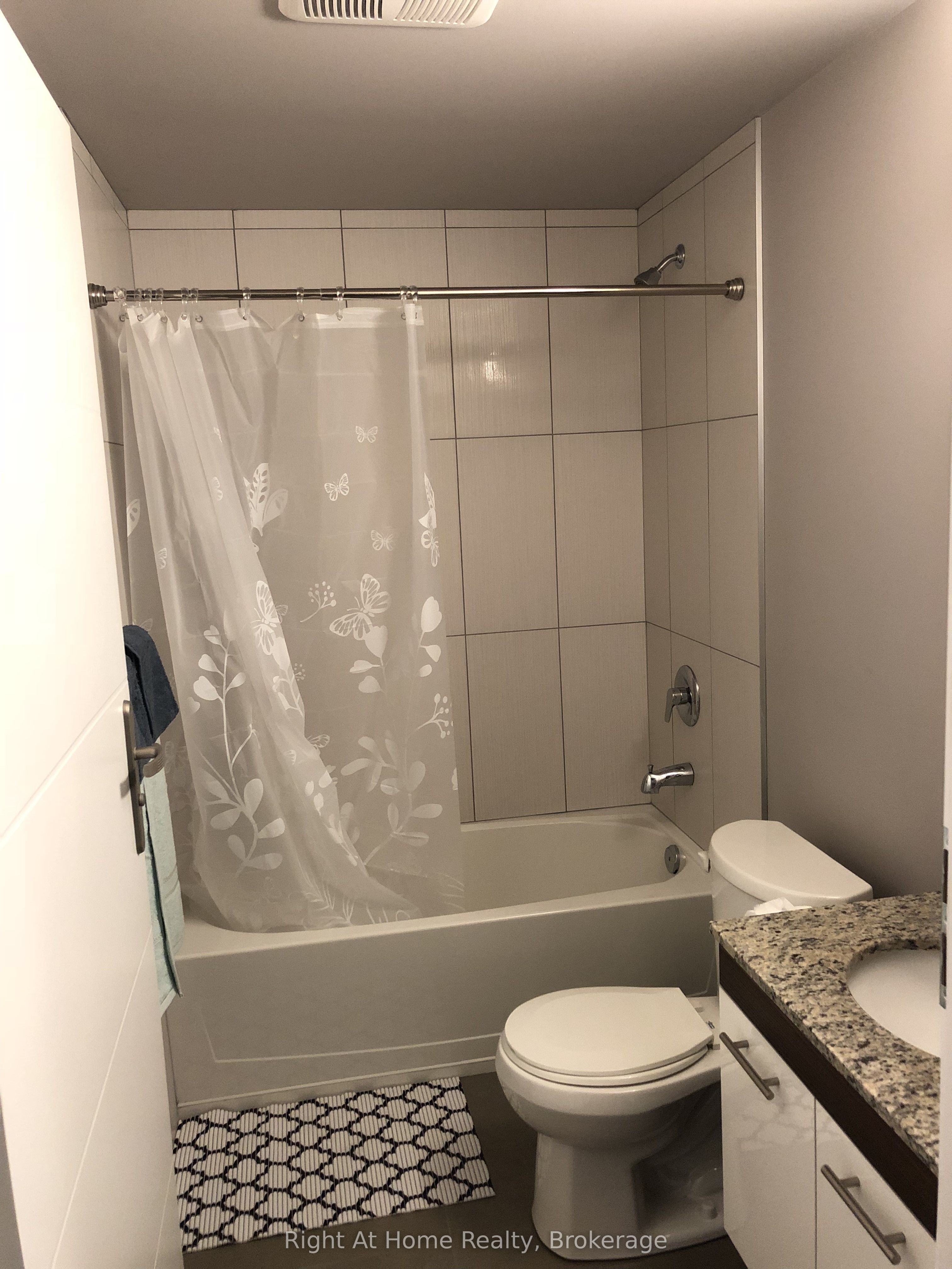 308 Lester Street 410 Property Photo 8
