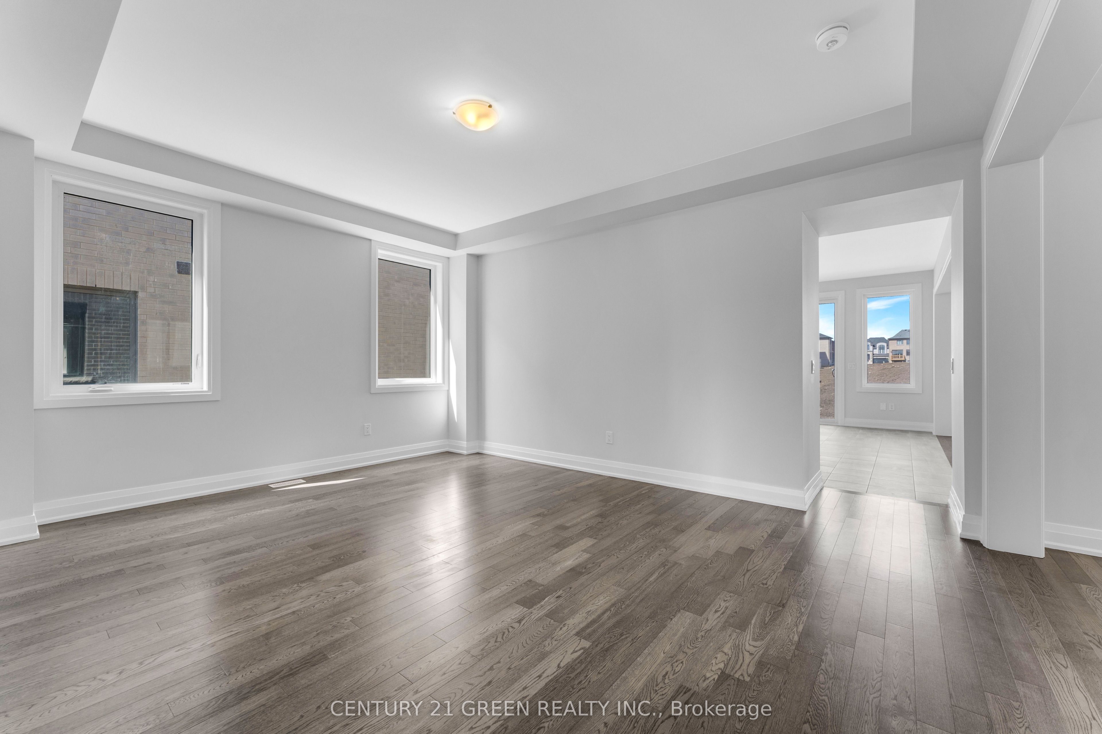 1447 Upper Thames Drive Property Photo 11