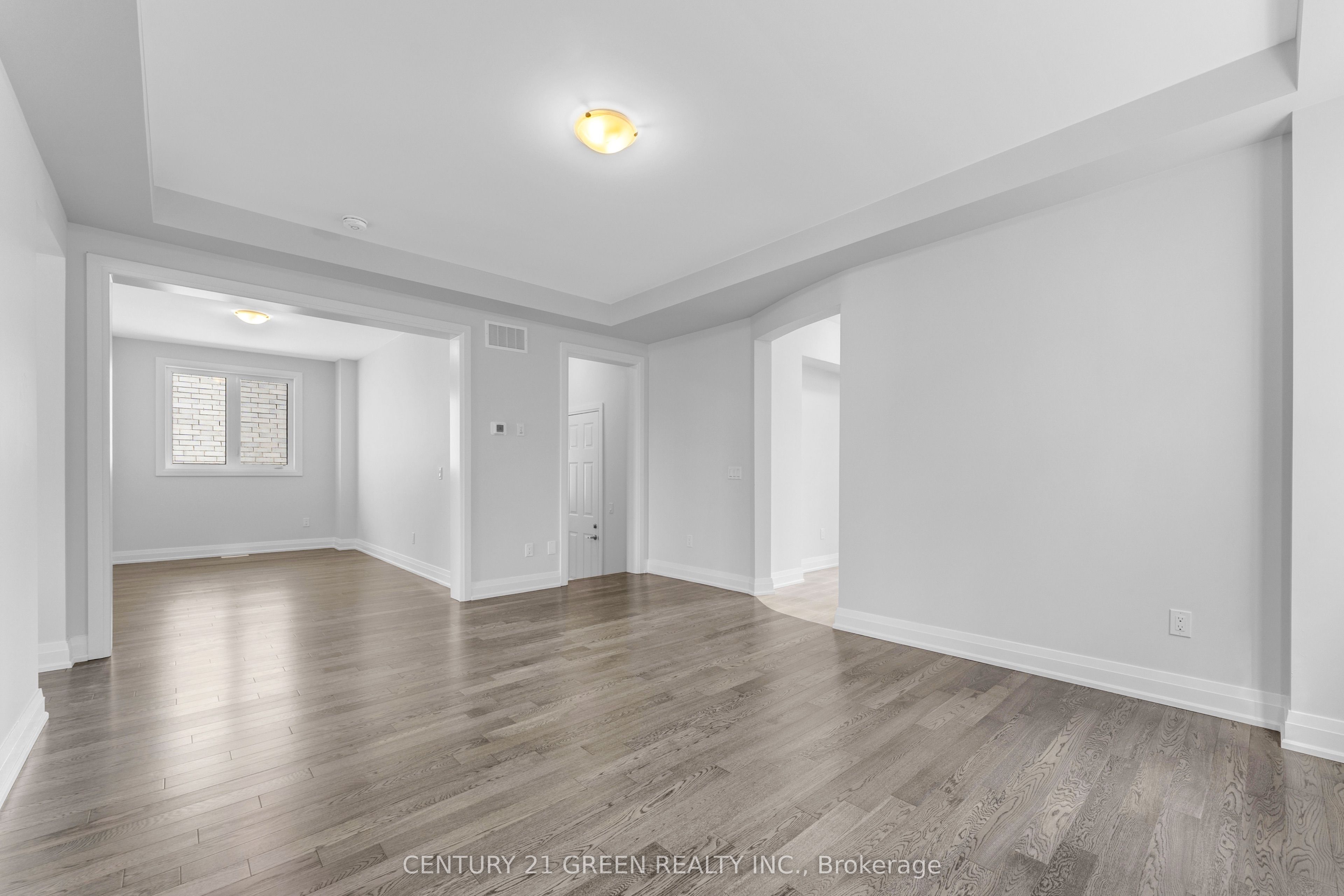1447 Upper Thames Drive Property Photo 12