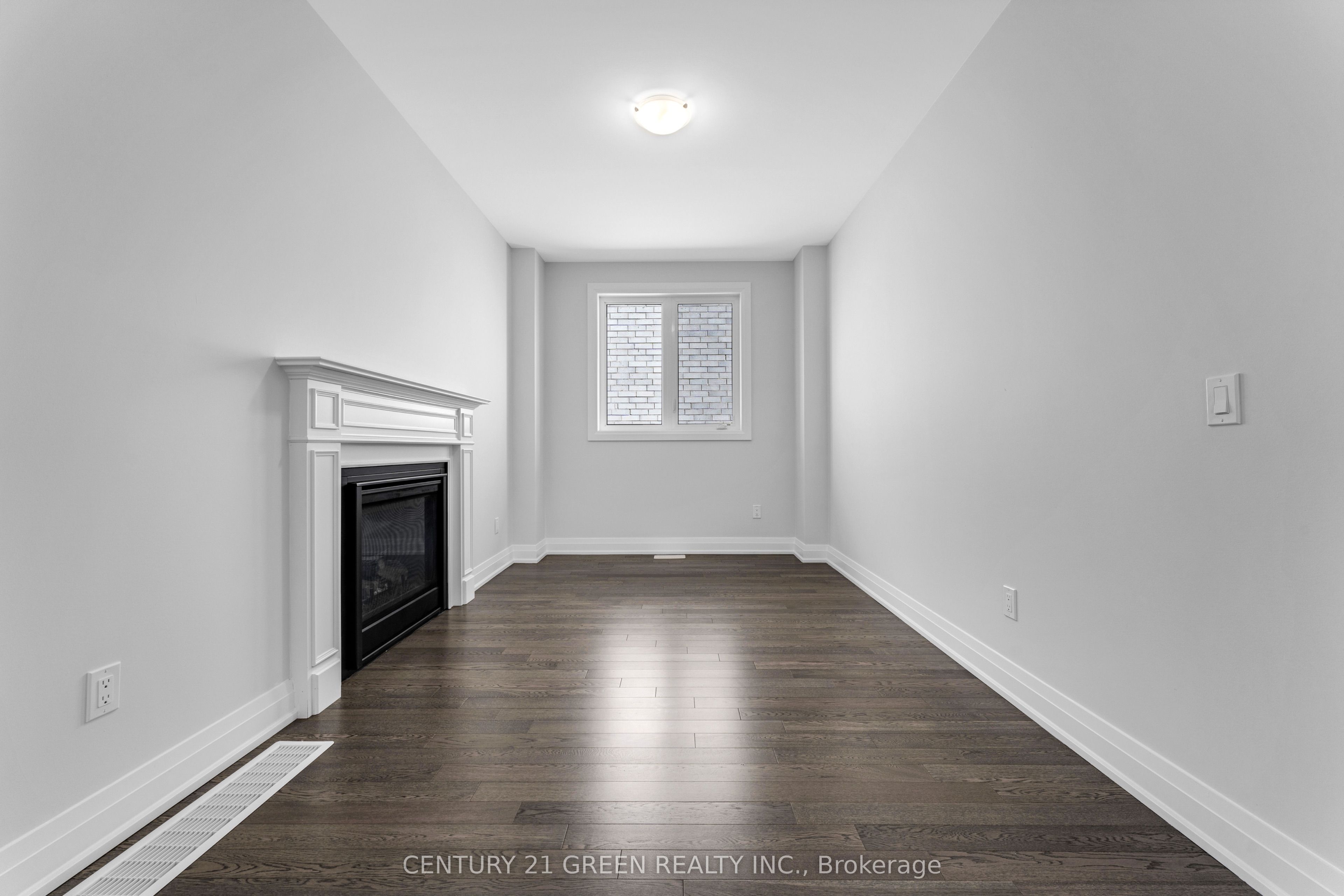 1447 Upper Thames Drive Property Photo 13