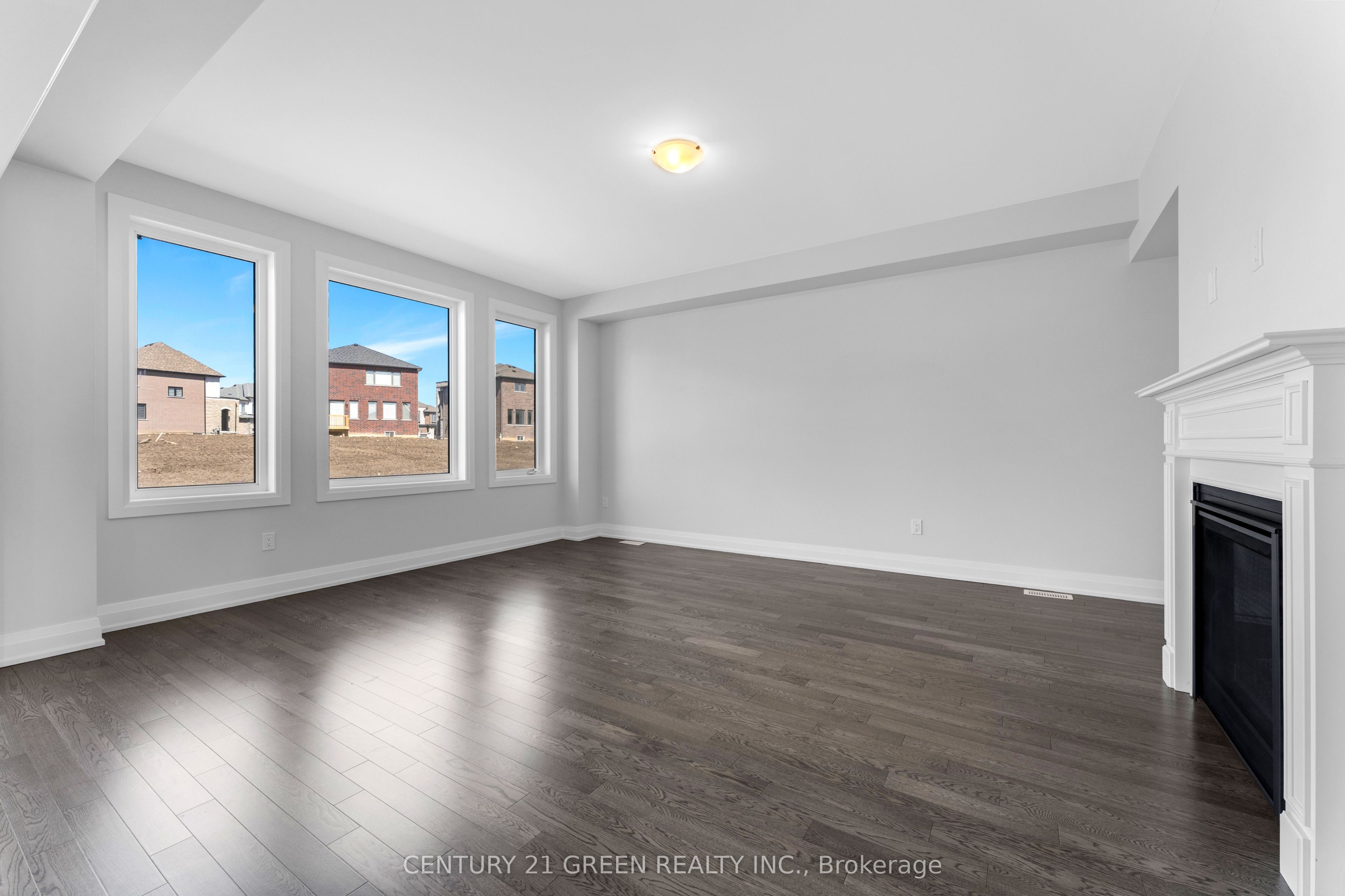 1447 Upper Thames Drive Property Photo 14