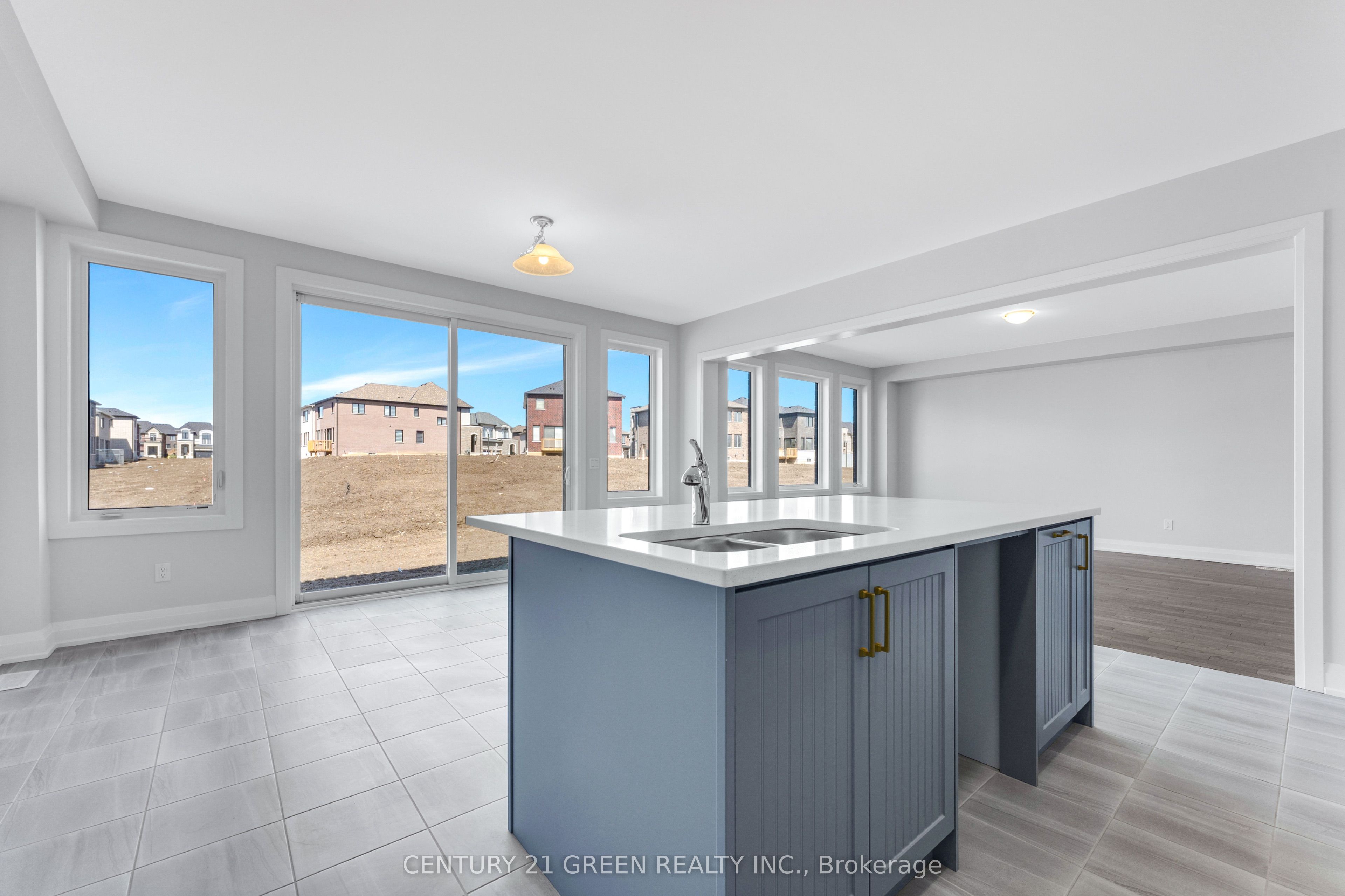 1447 Upper Thames Drive Property Photo 19
