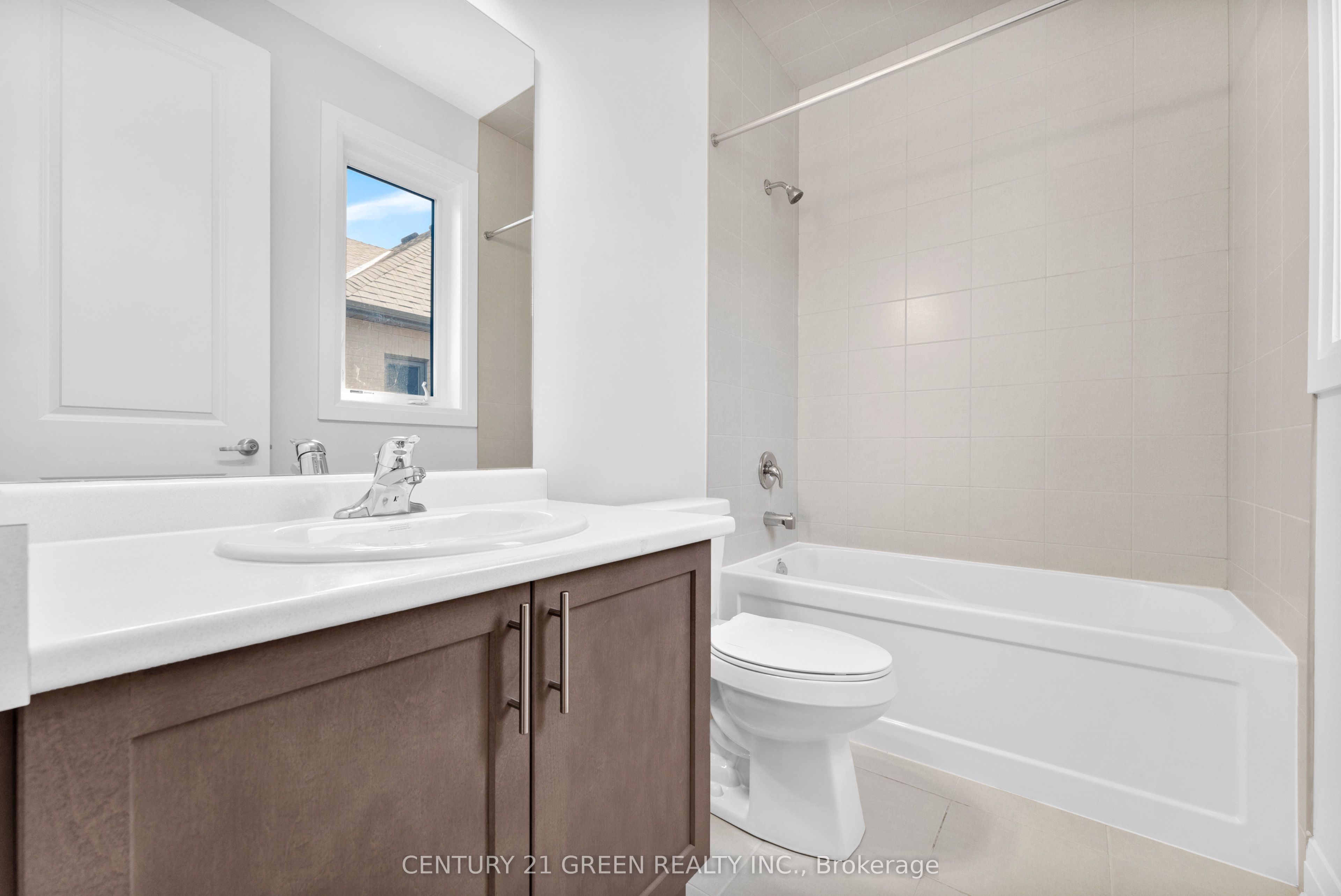 1447 Upper Thames Drive Property Photo 30