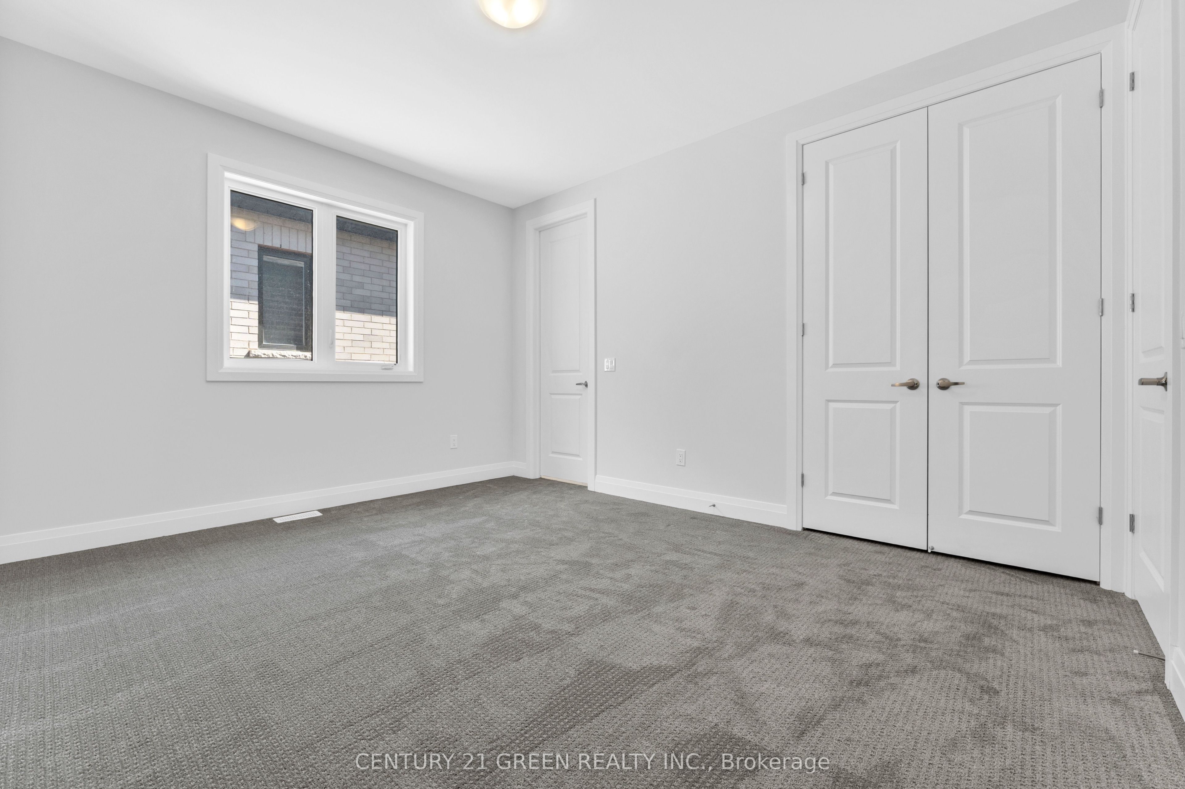 1447 Upper Thames Drive Property Photo 31