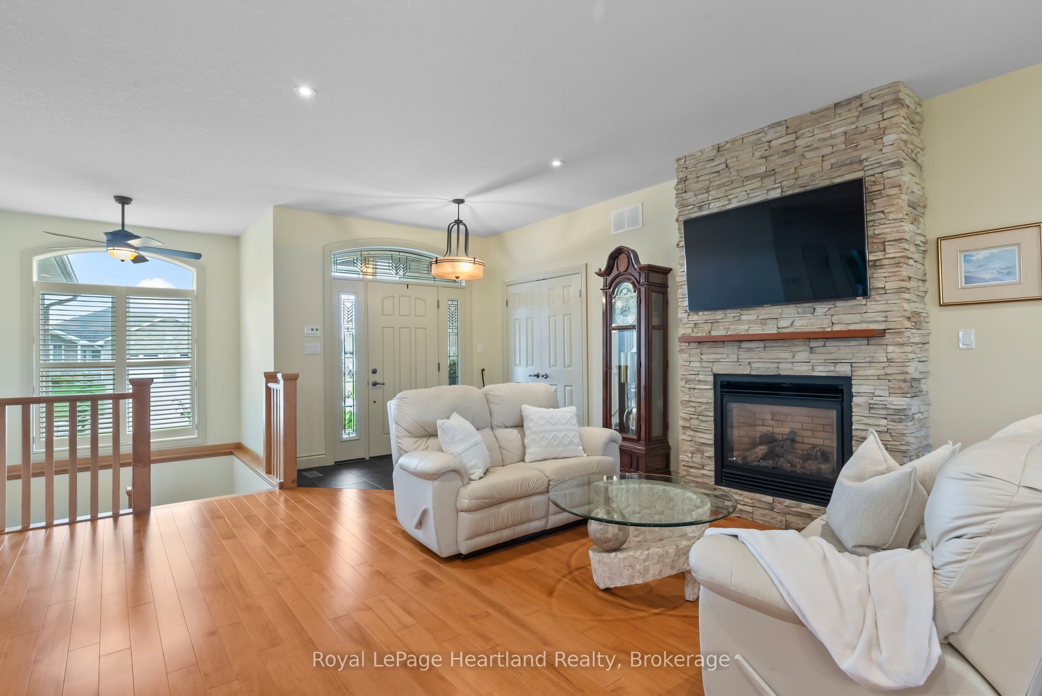 221 John Street Property Photo 12