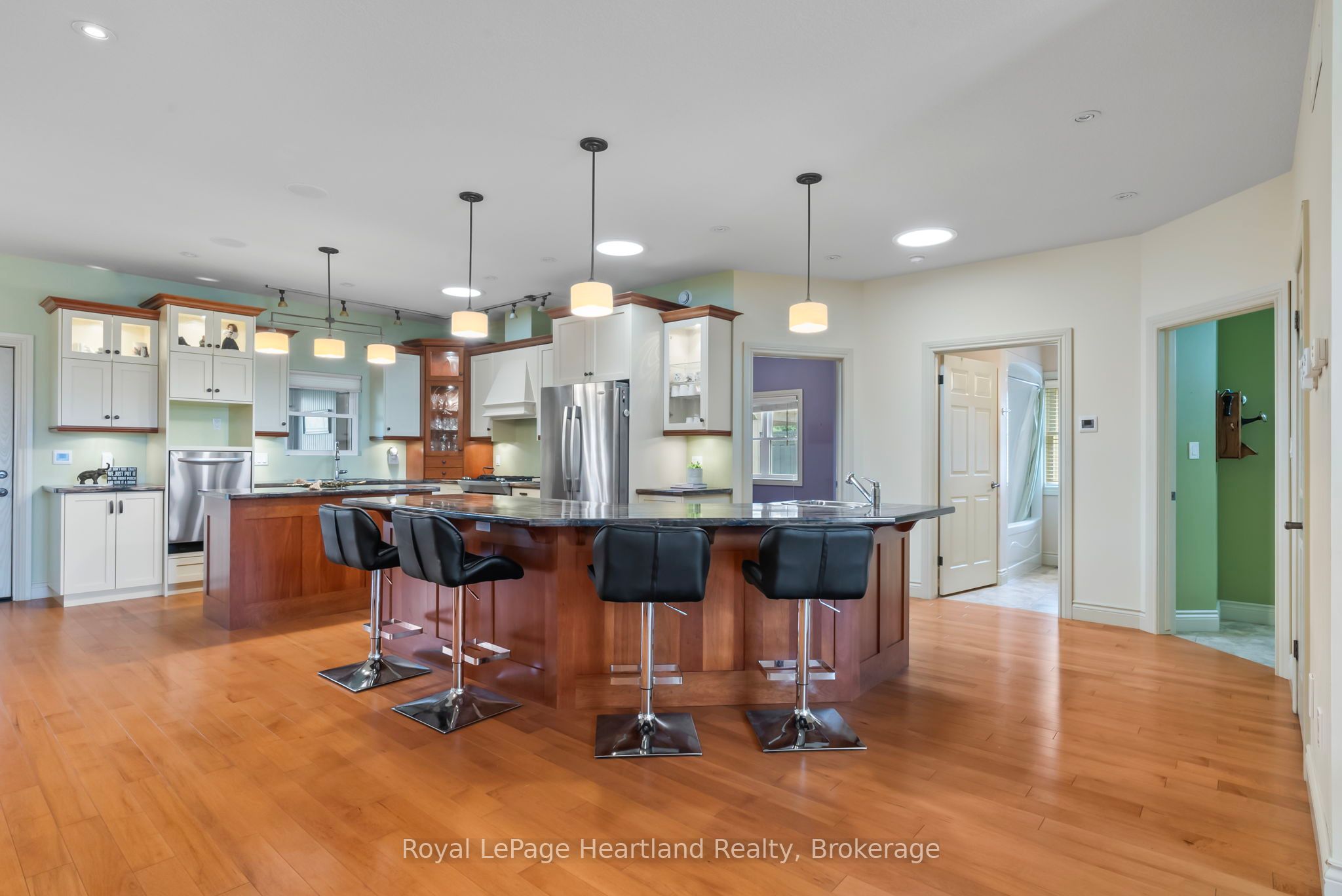 221 John Street Property Photo 17