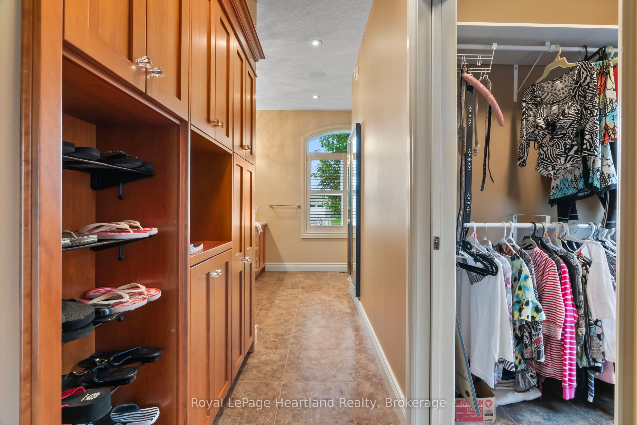221 John Street Property Photo 24