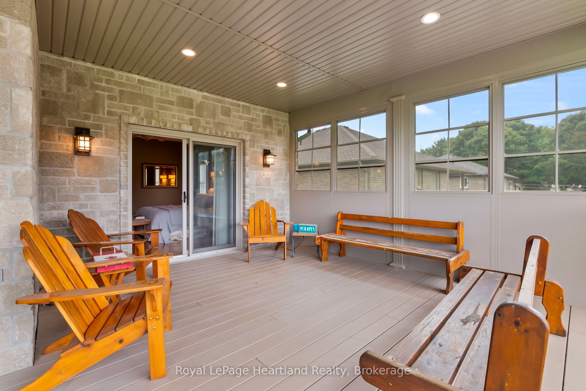 221 John Street Property Photo 29