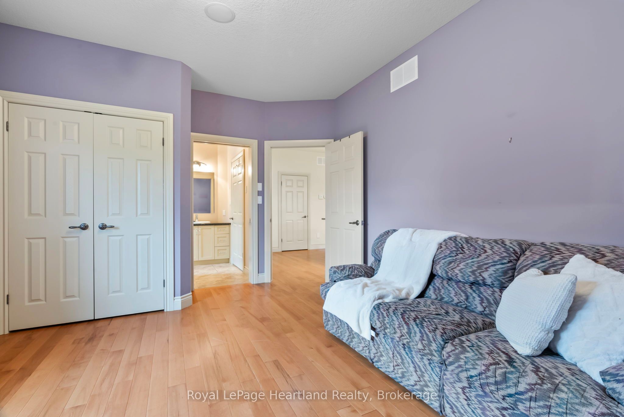221 John Street Property Photo 33