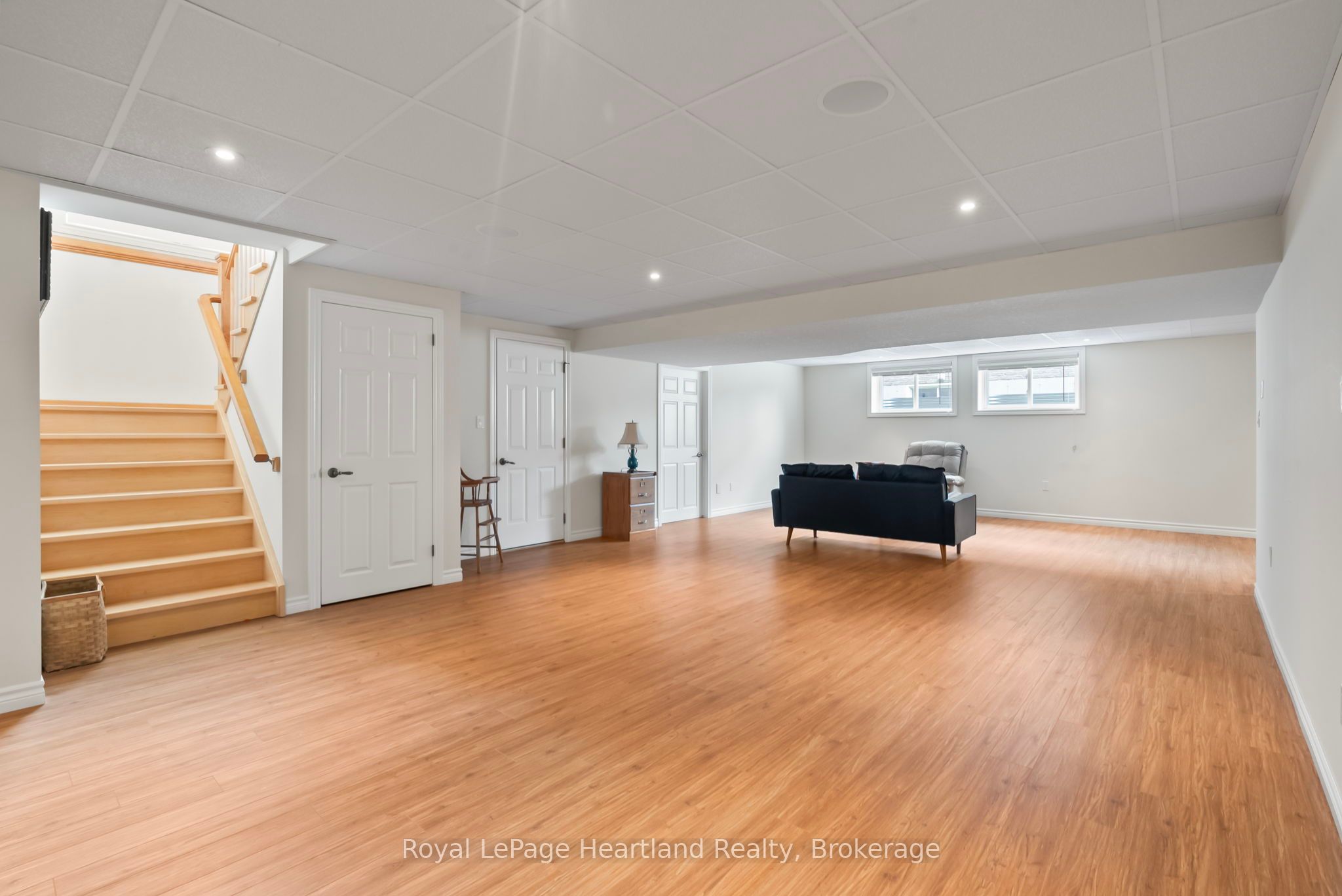 221 John Street Property Photo 36