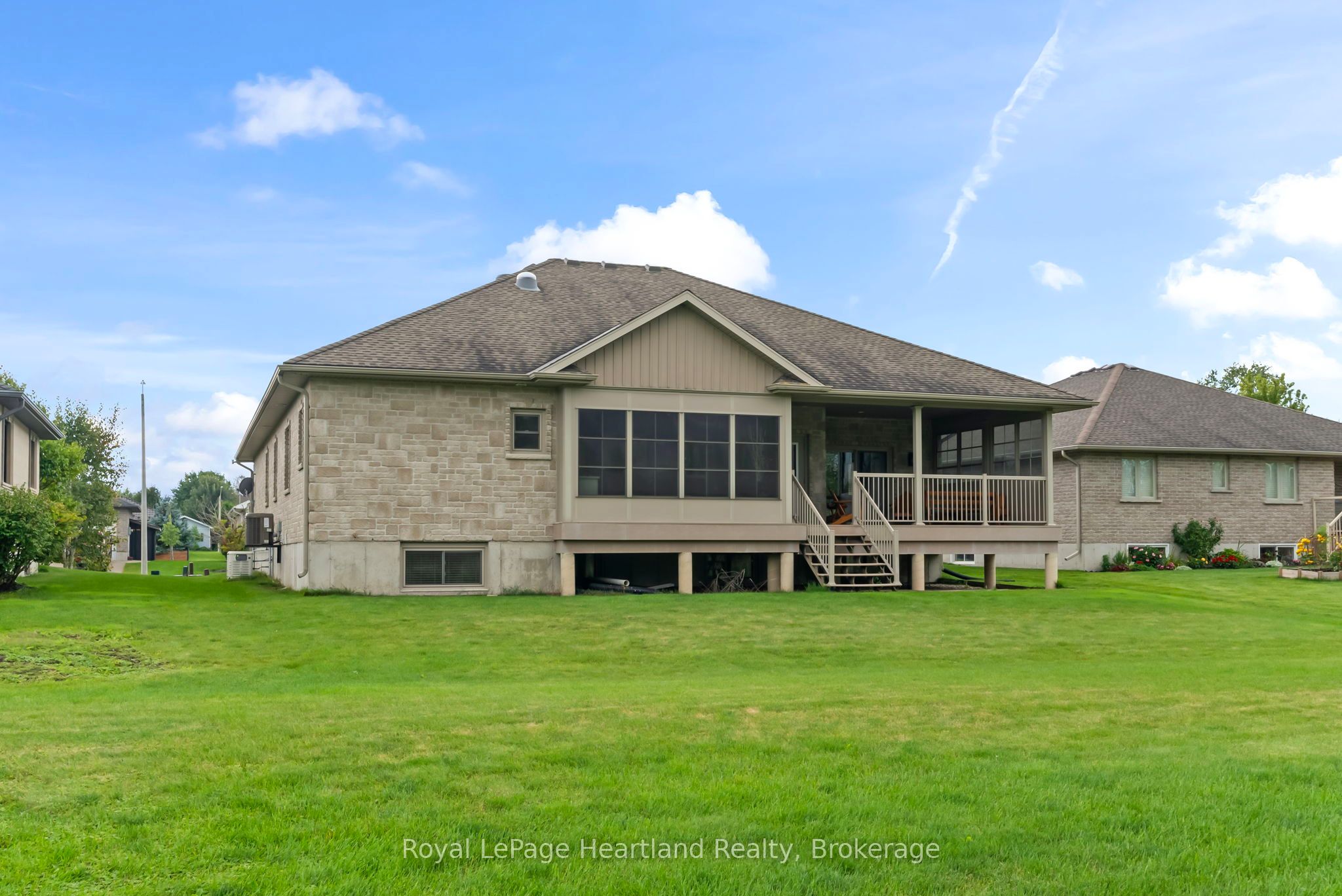 221 John Street Property Photo 42