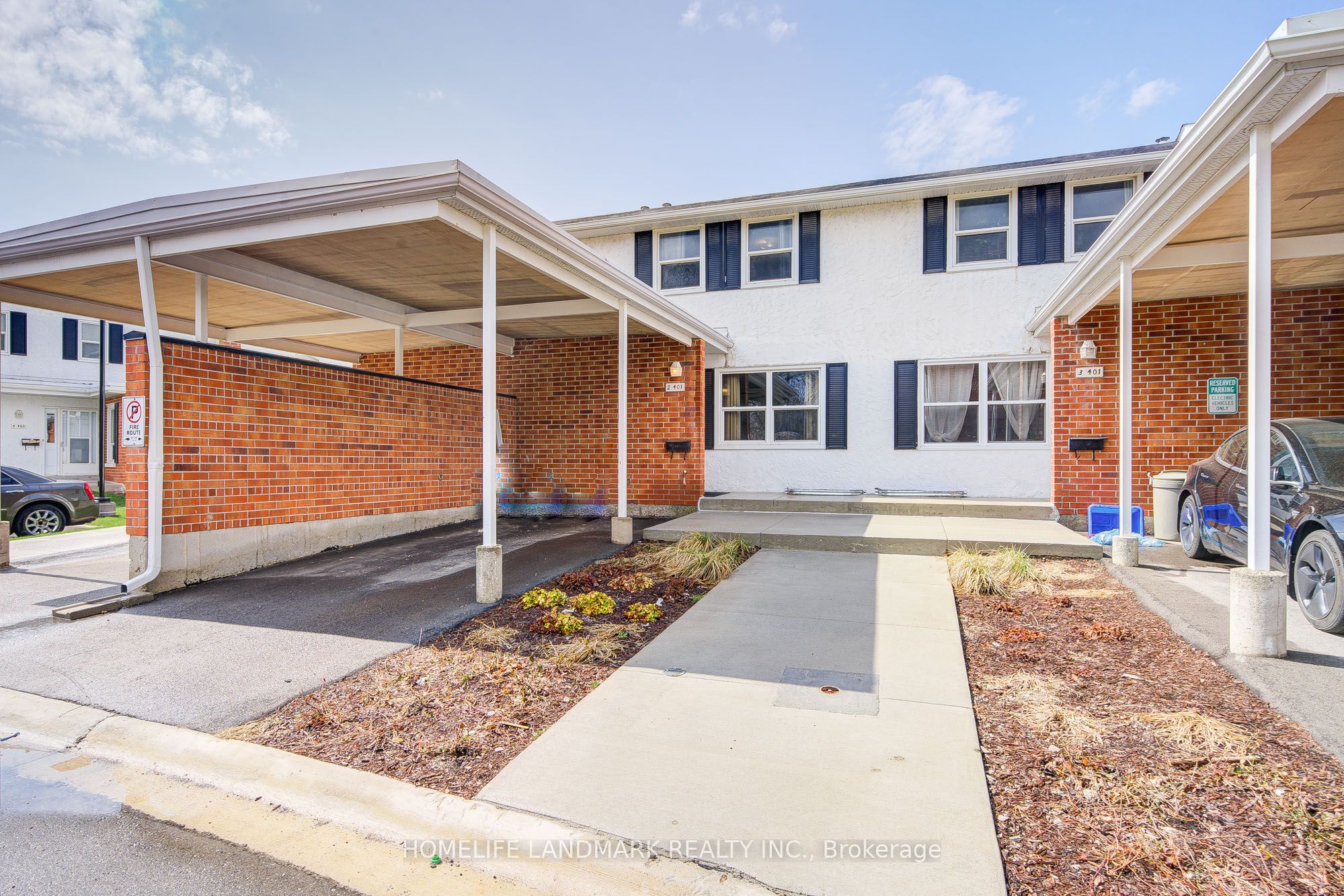 #2 - 401 Keats Way Property Photo 1
