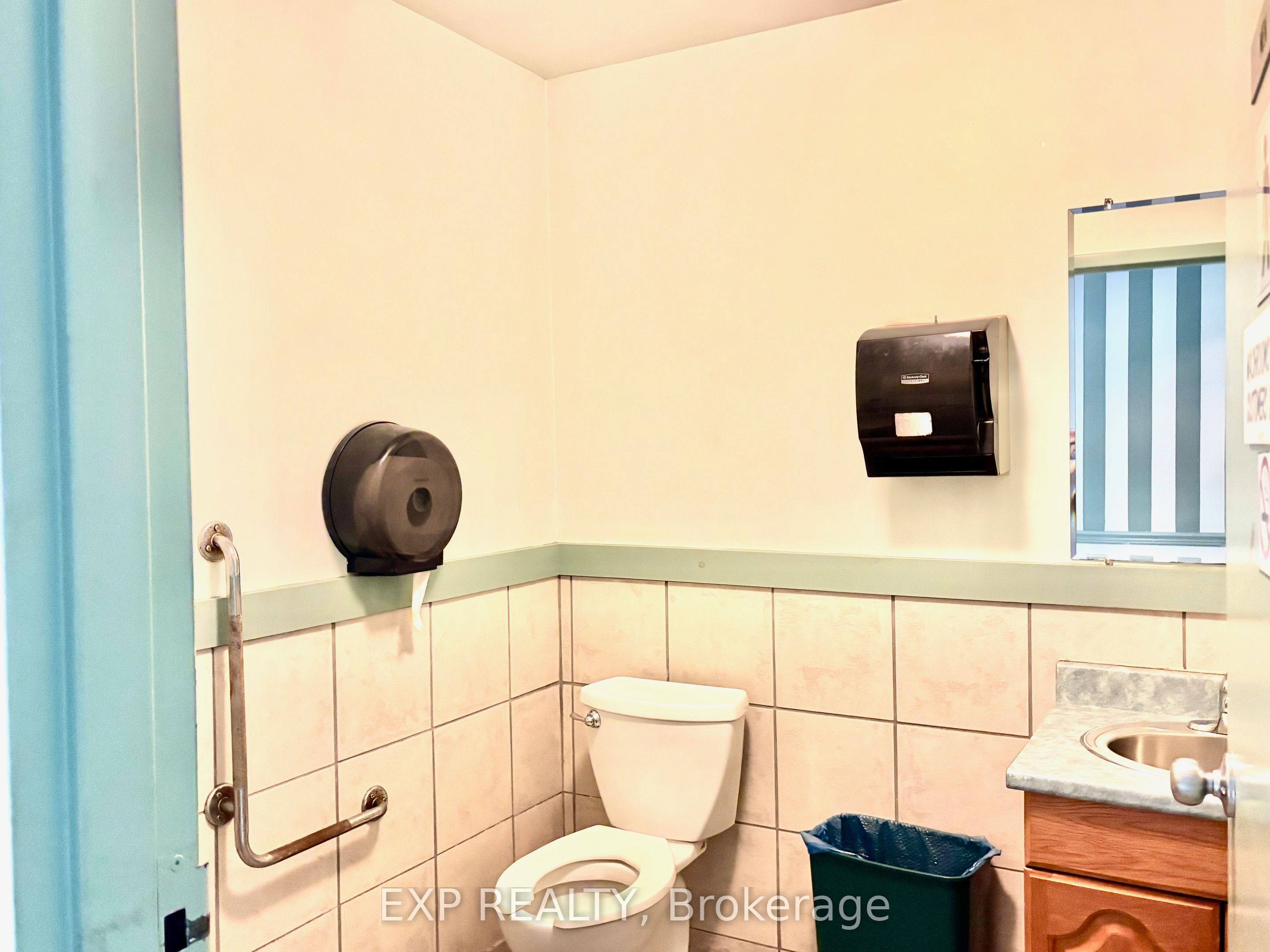 23 Bay St Property Photo 24