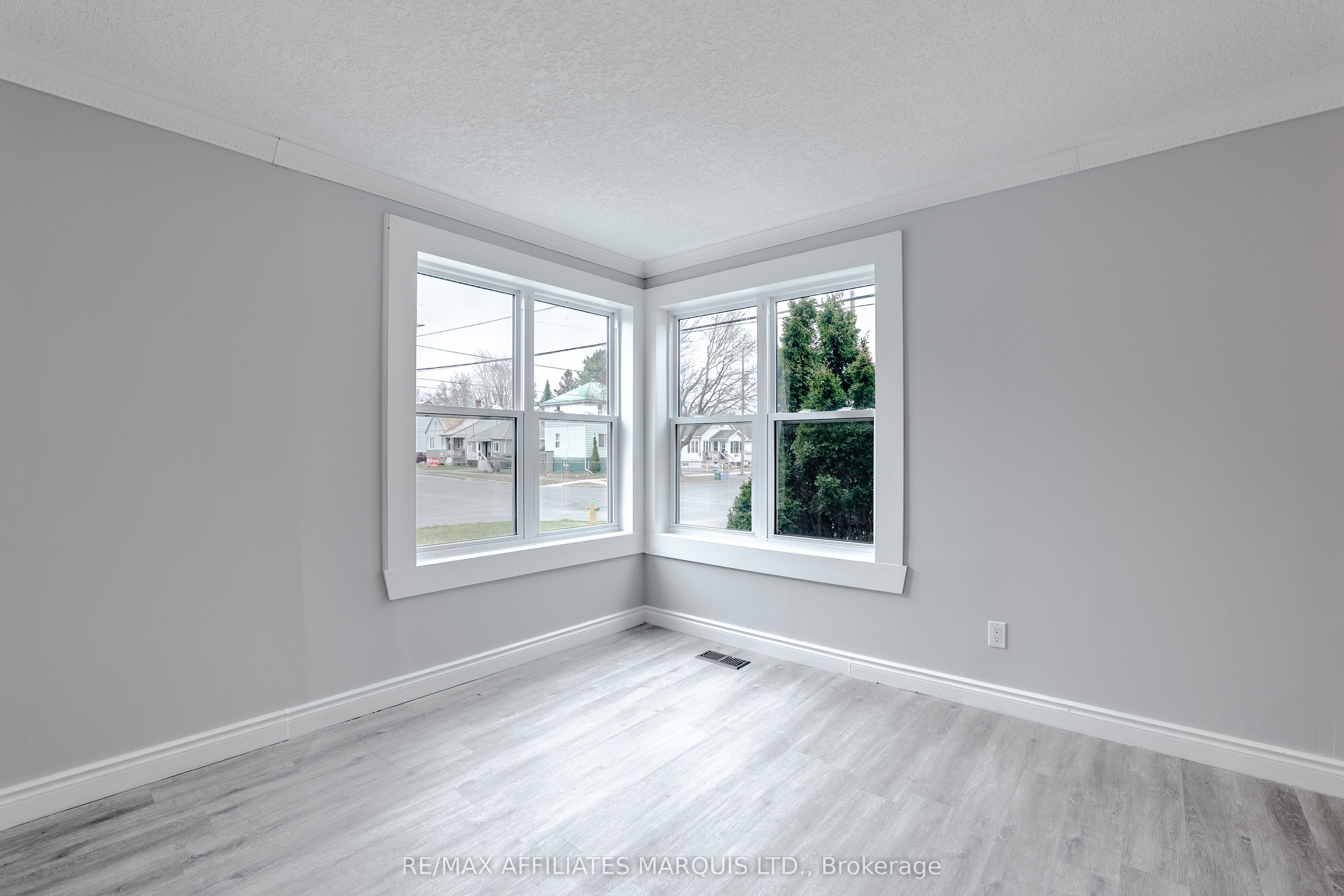 301-303 Hoople Avenue Property Photo 16