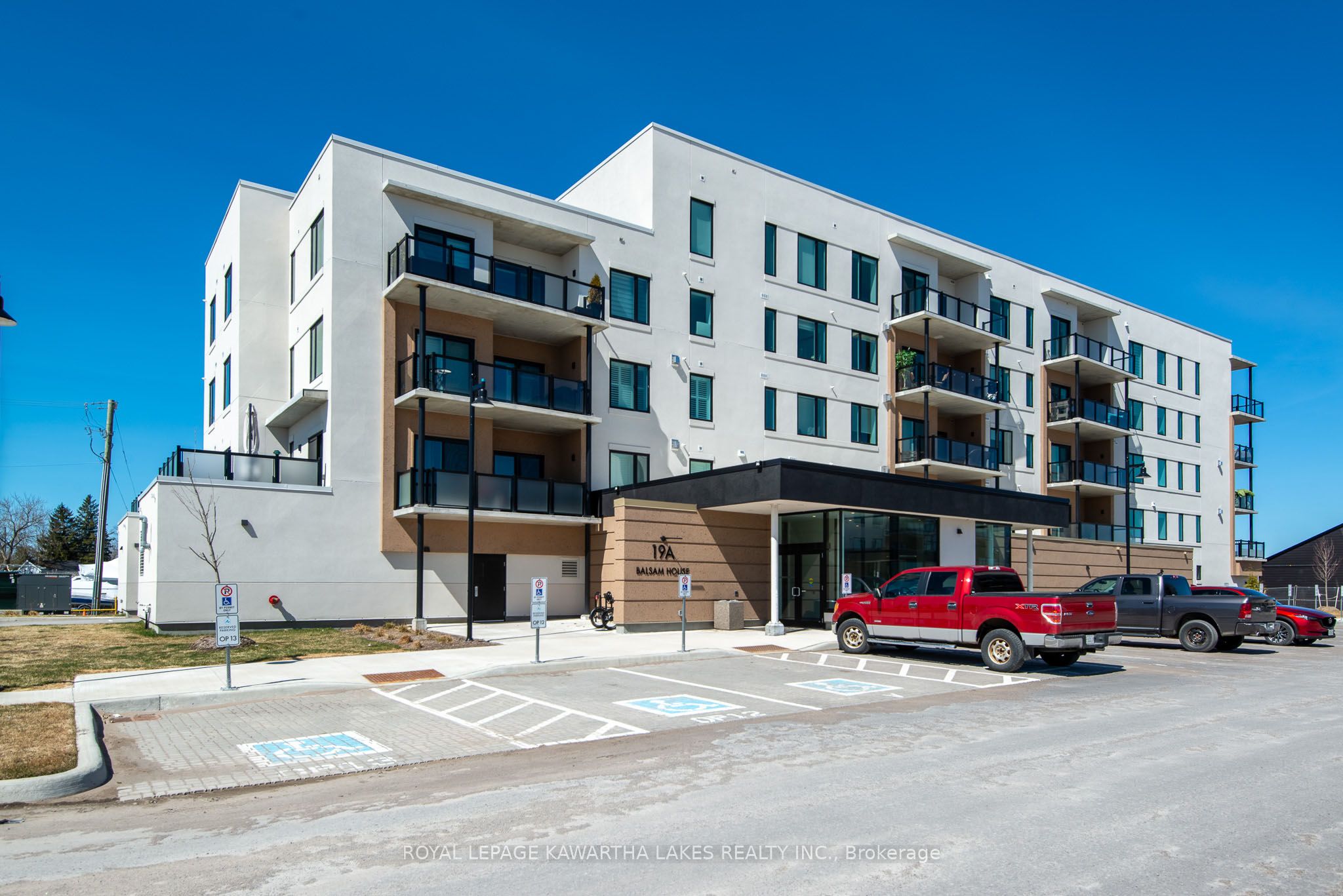 #201 - 19 West Street Property Photo