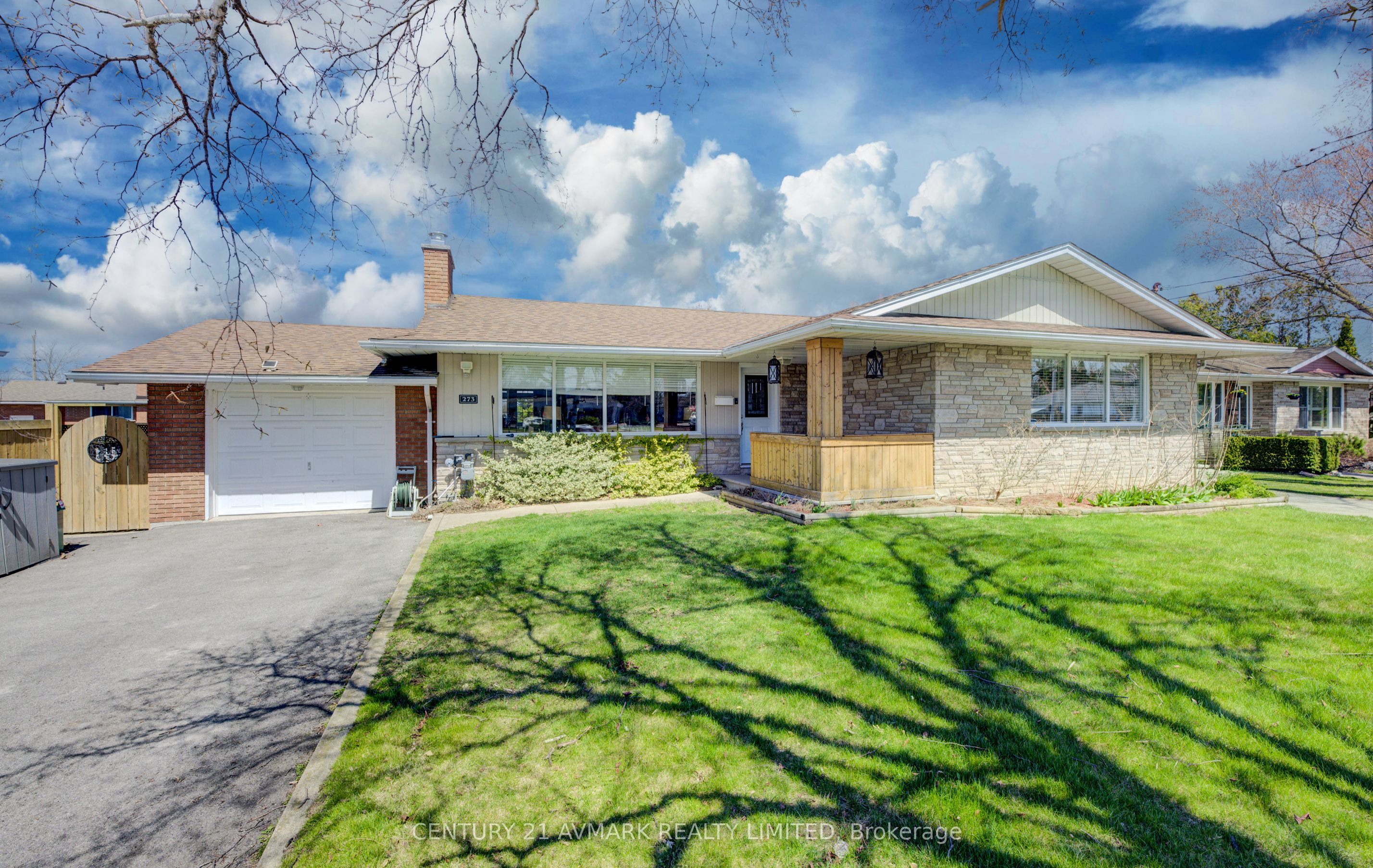 273 Lakeshore Road Property Photo 1