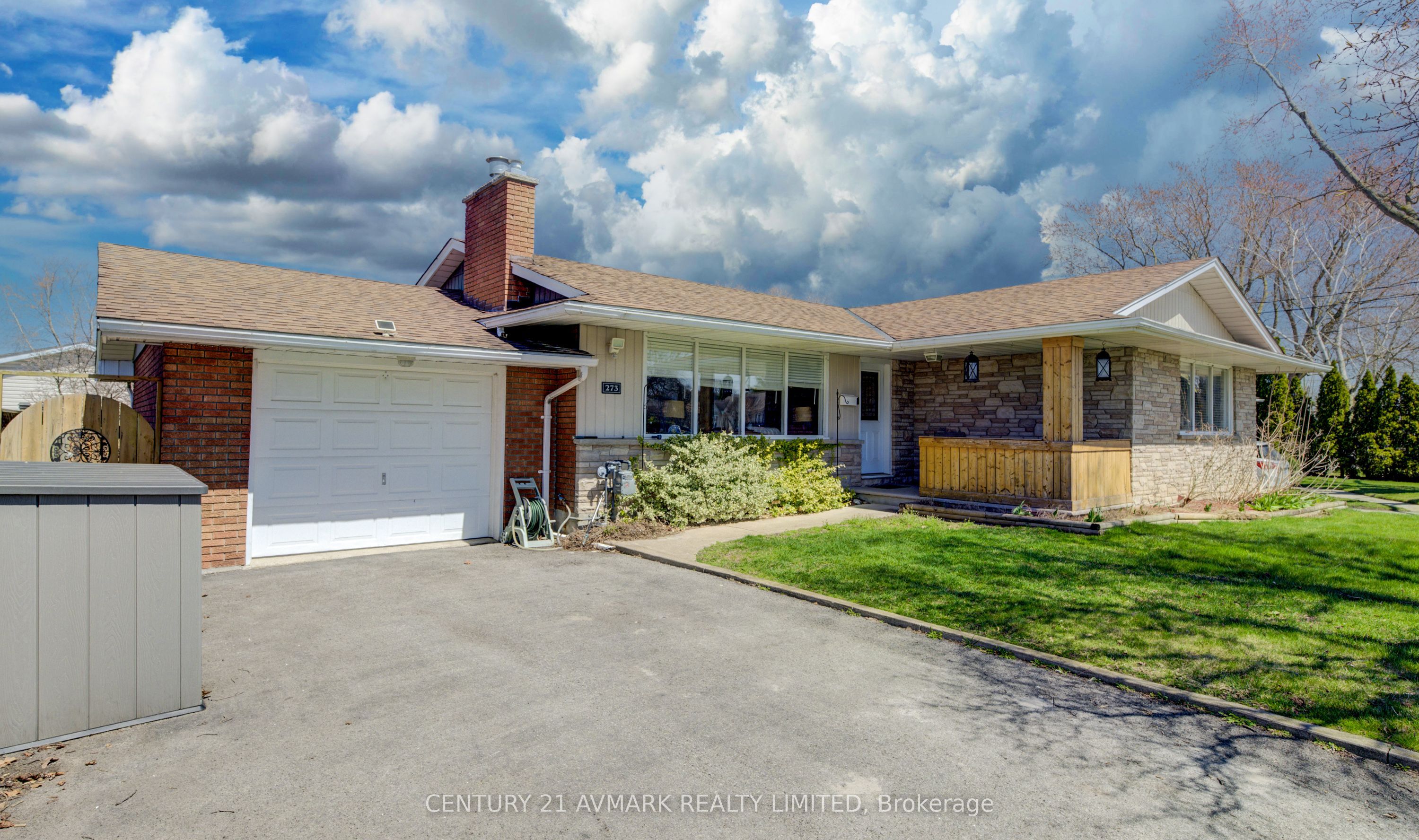 273 Lakeshore Road Property Photo 2