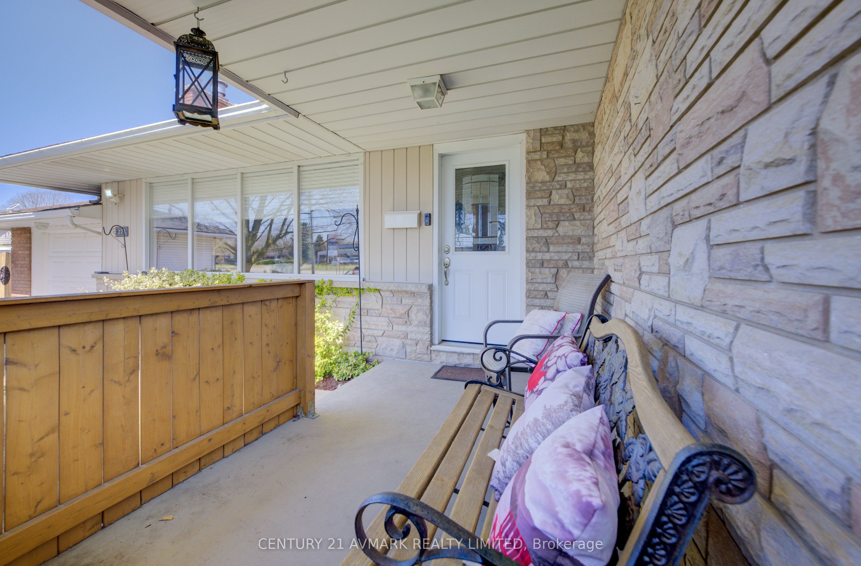 273 Lakeshore Road Property Photo 5