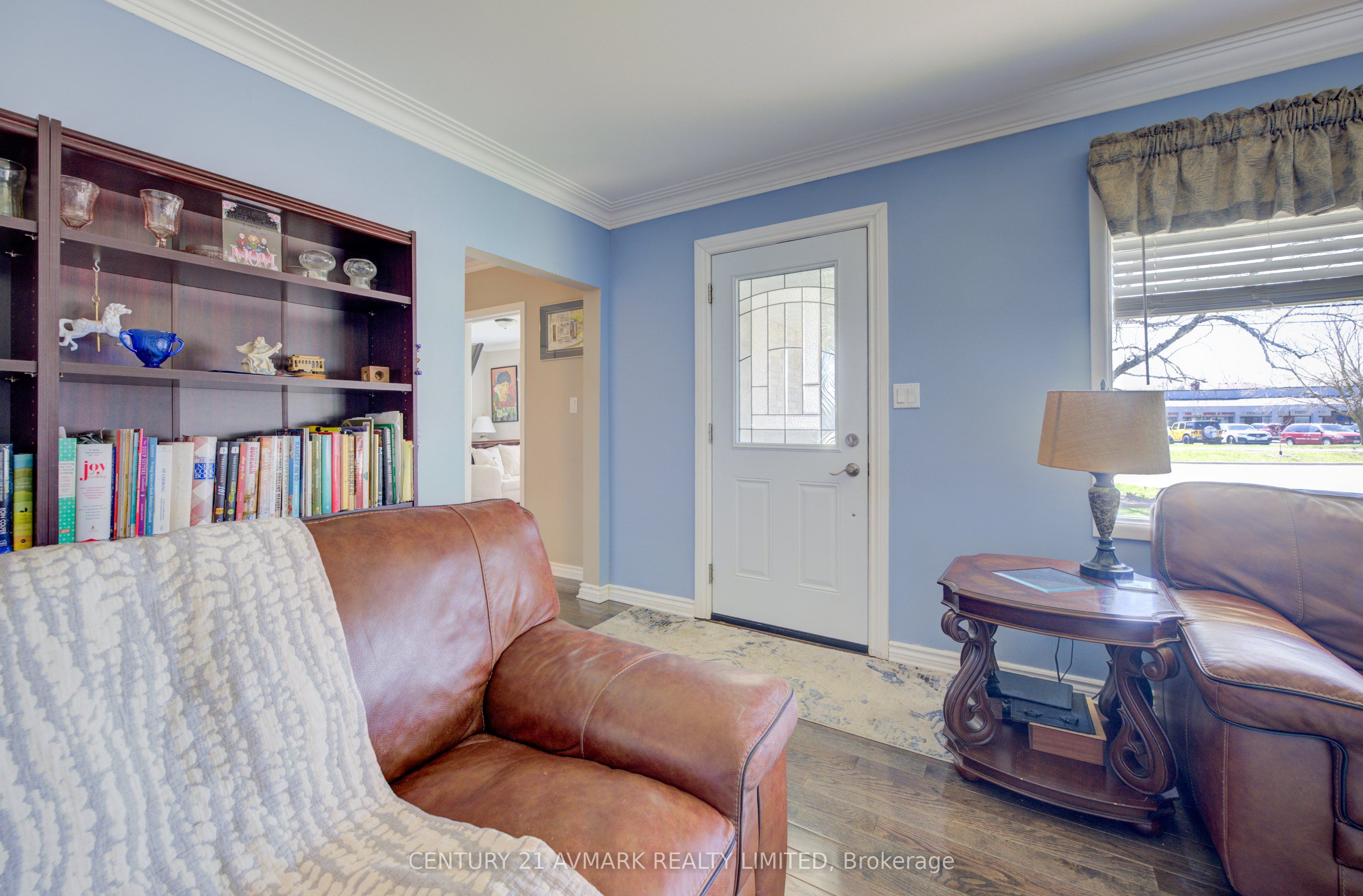 273 Lakeshore Road Property Photo 6