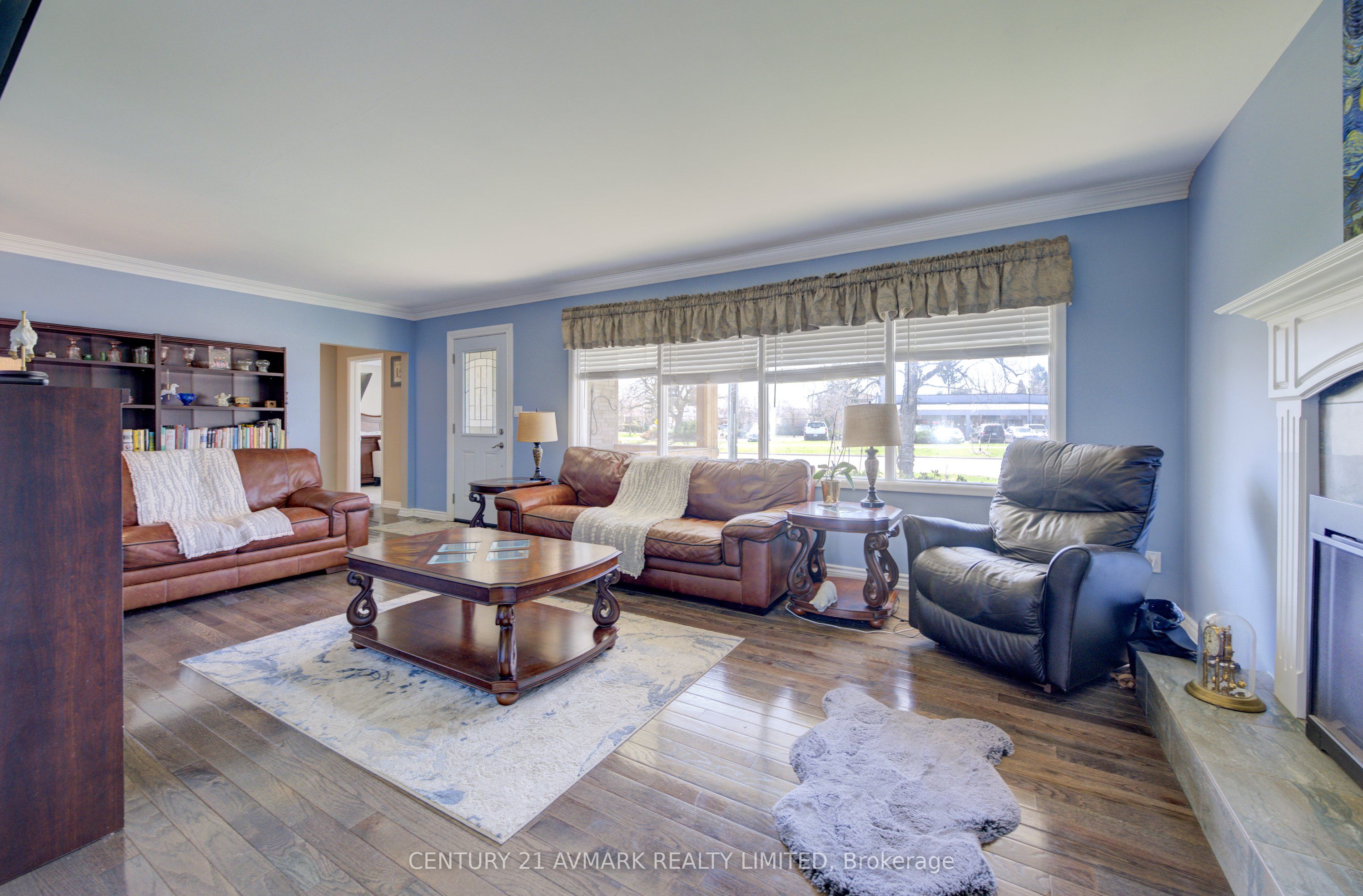 273 Lakeshore Road Property Photo 10