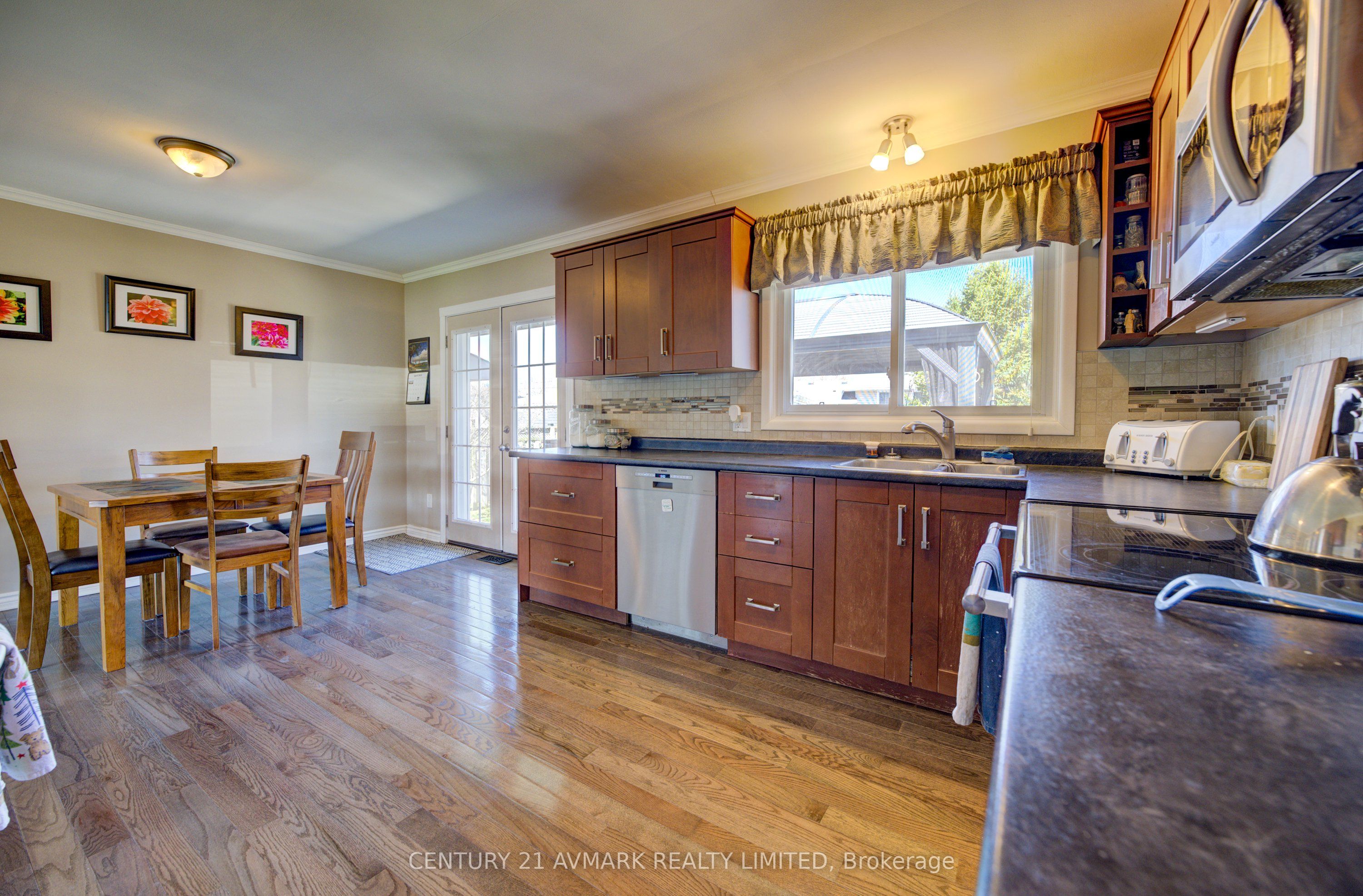 273 Lakeshore Road Property Photo 15