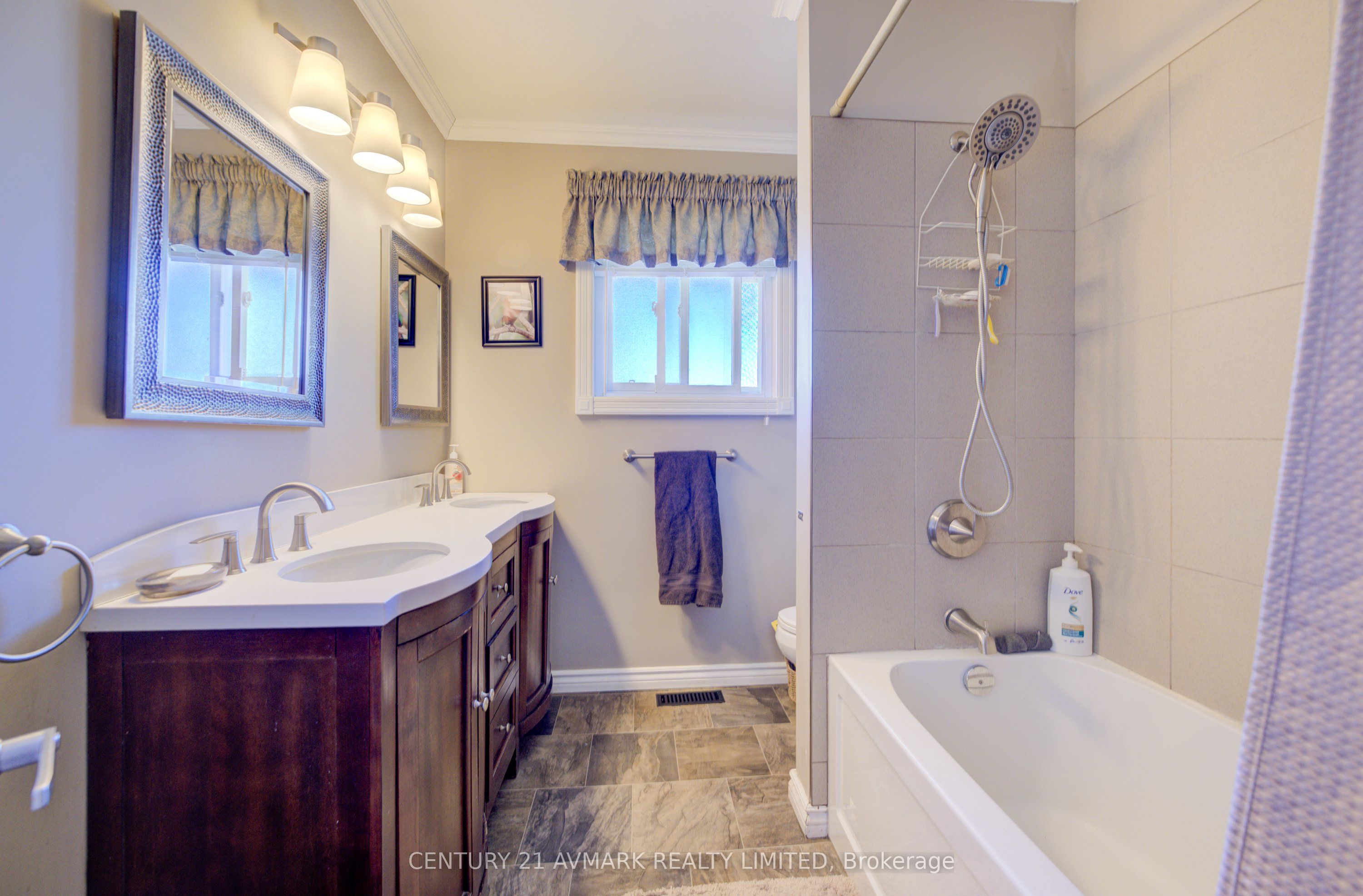 273 Lakeshore Road Property Photo 18