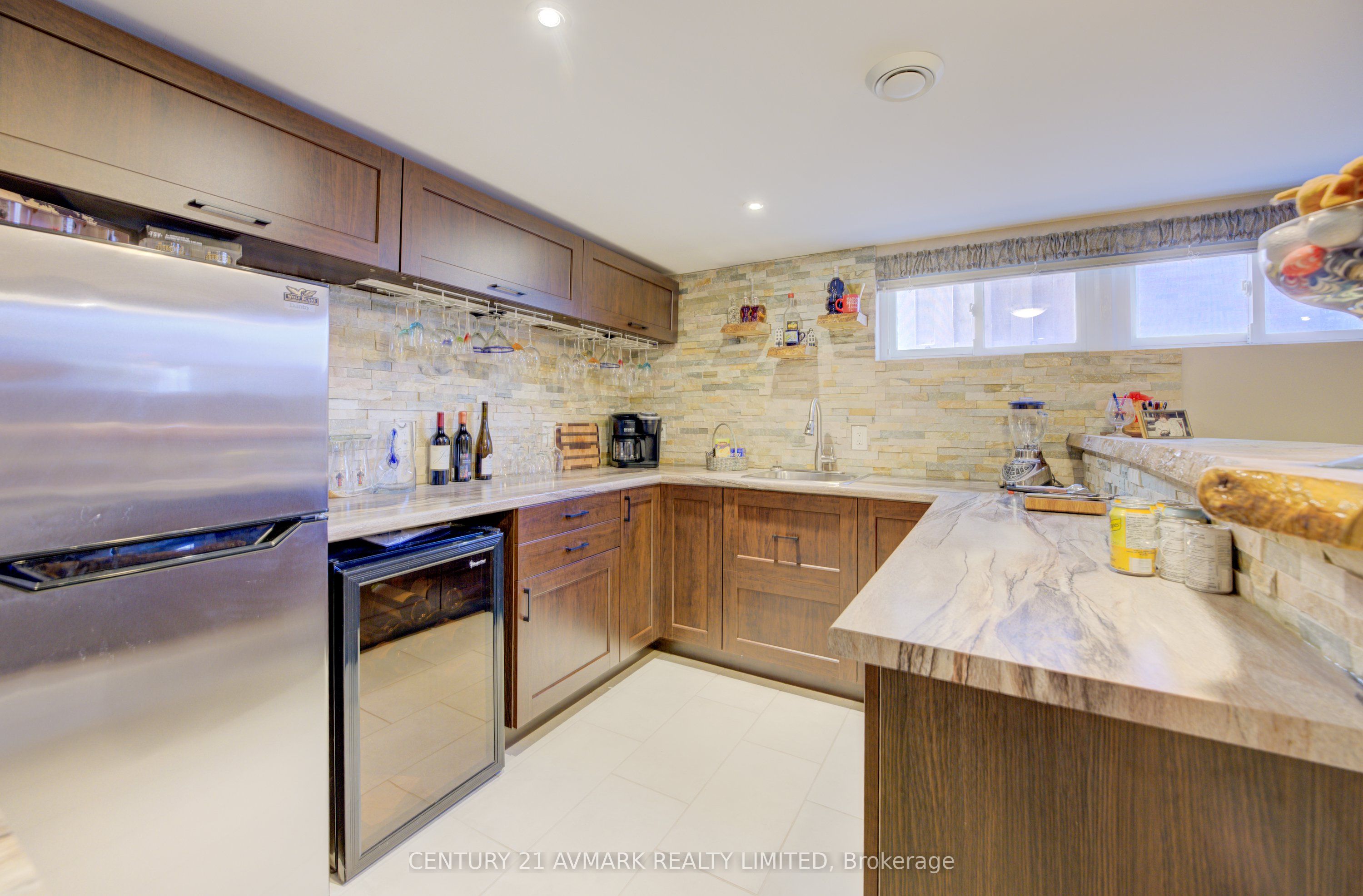 273 Lakeshore Road Property Photo 24