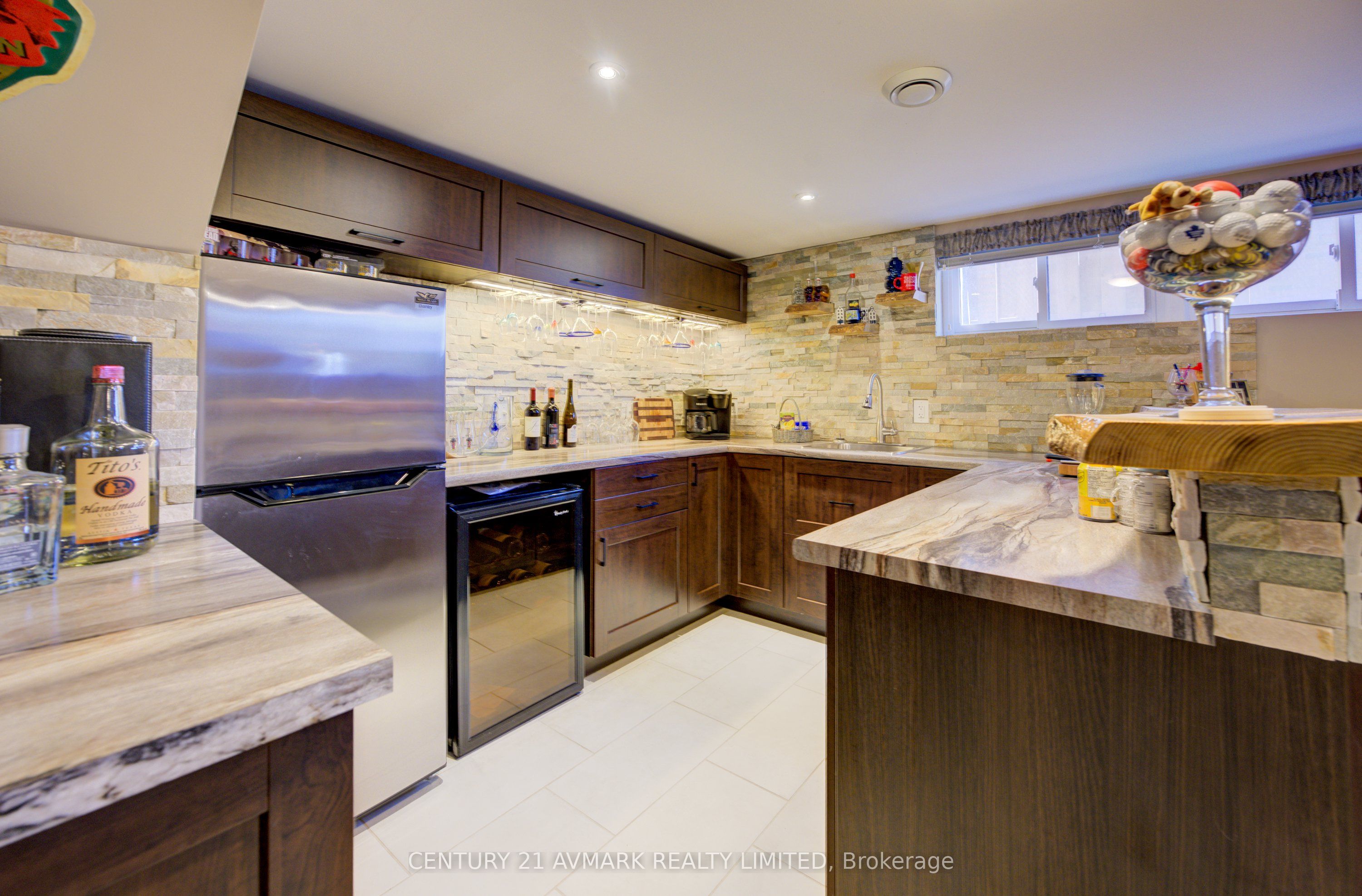 273 Lakeshore Road Property Photo 27