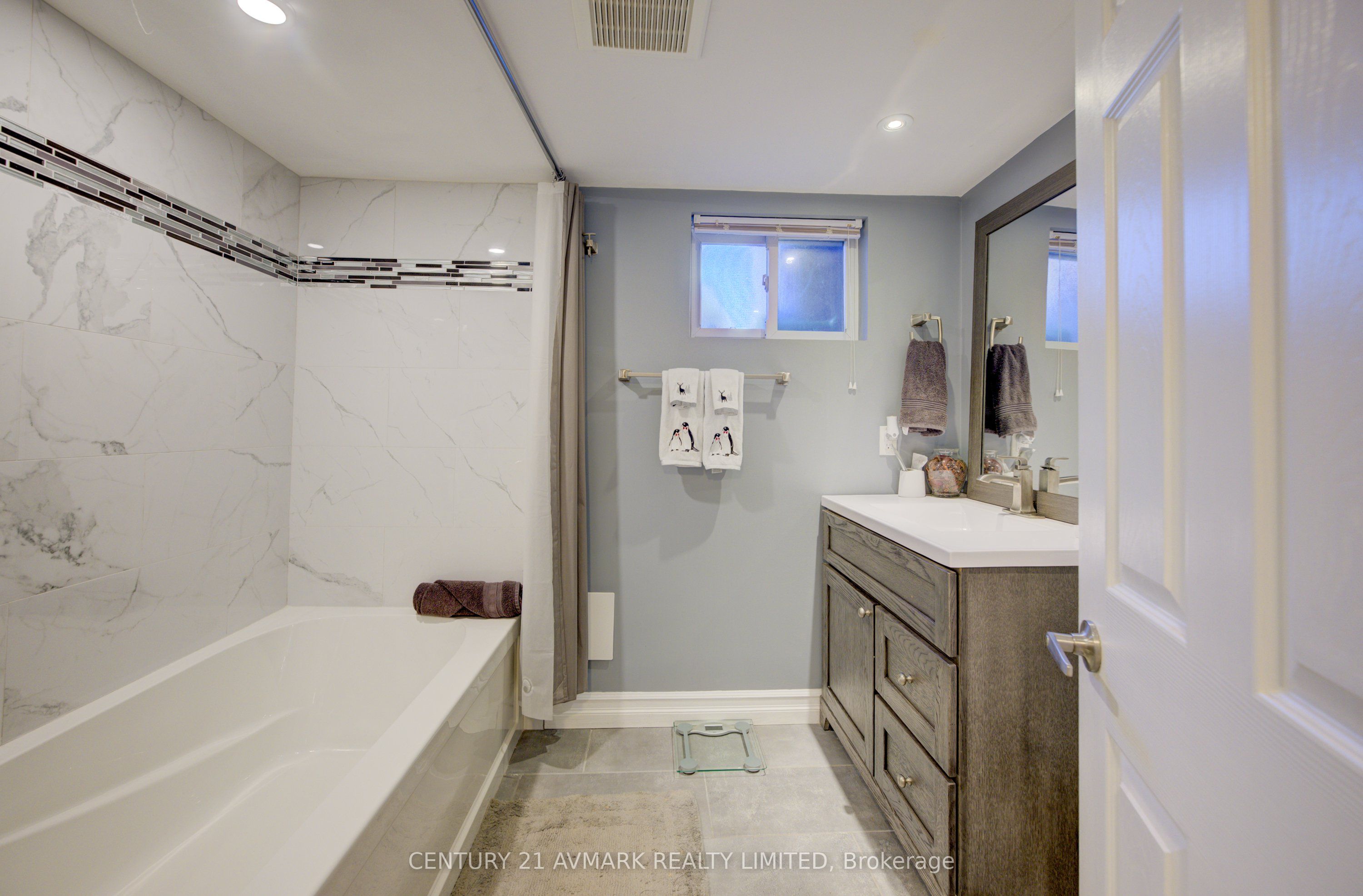 273 Lakeshore Road Property Photo 31